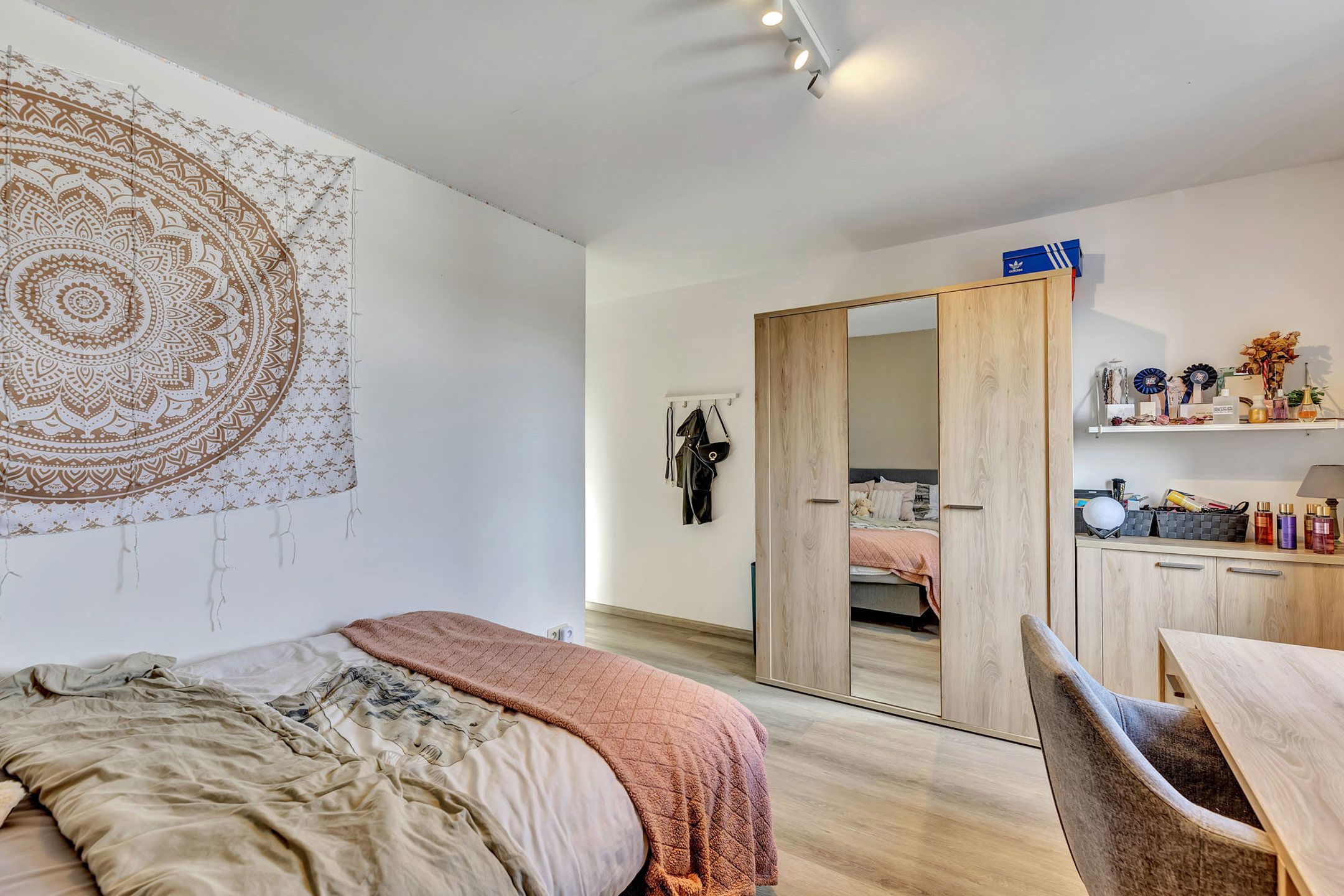 Toppertje in landelijke stijlvolle architectuur foto 21