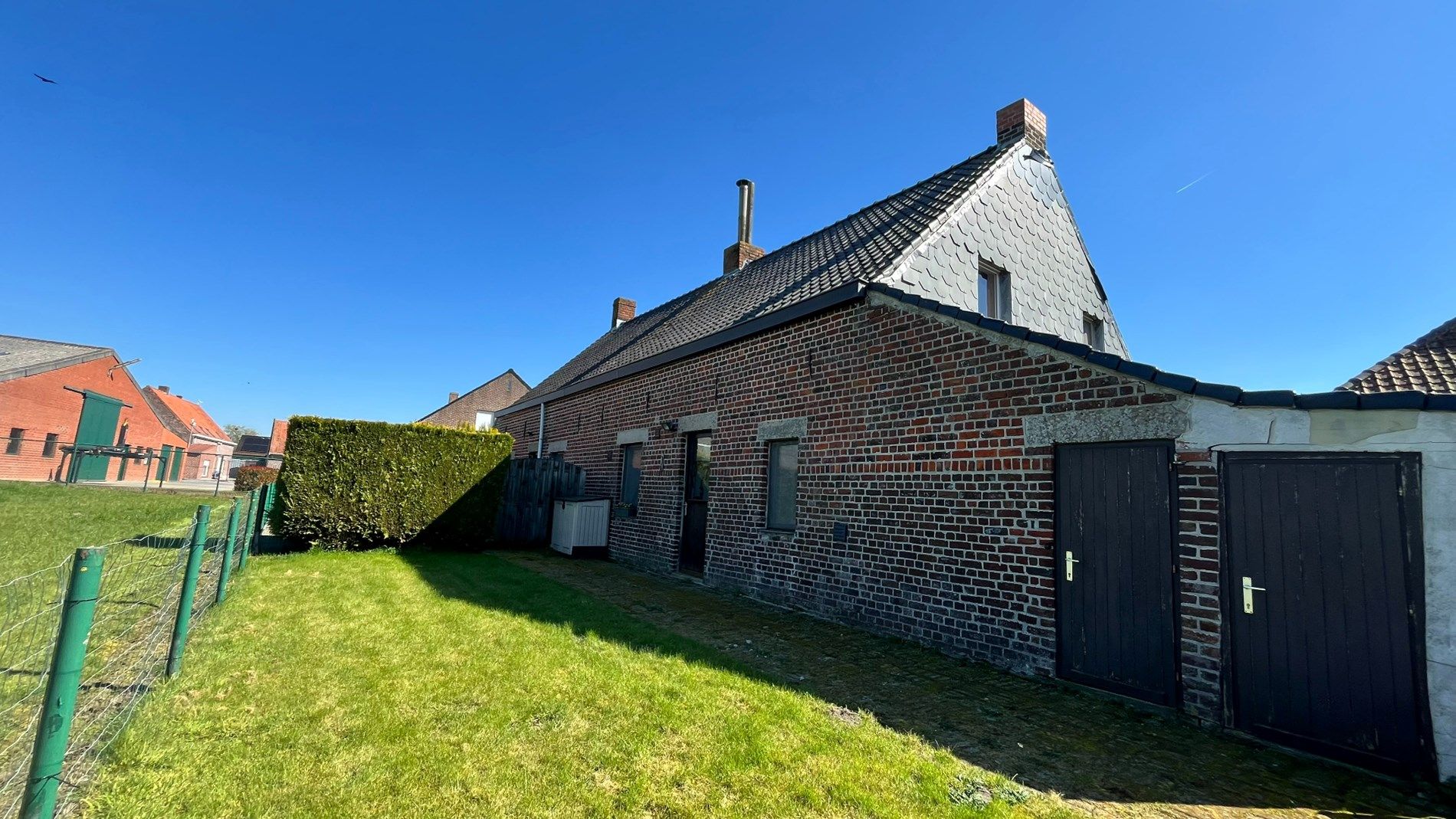 Woning met potentieel op prachtig perceel (690m²) te Ingelmunster. foto 3
