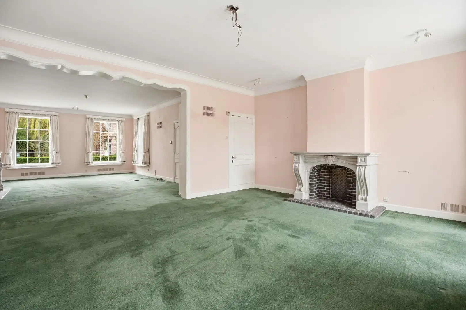 Statige woning te koop in centrum Stasegem, onder de kerktoren op 1000 m² grond, afgewerkt met authentieke en kwaliteitsvolle materialen. foto 9