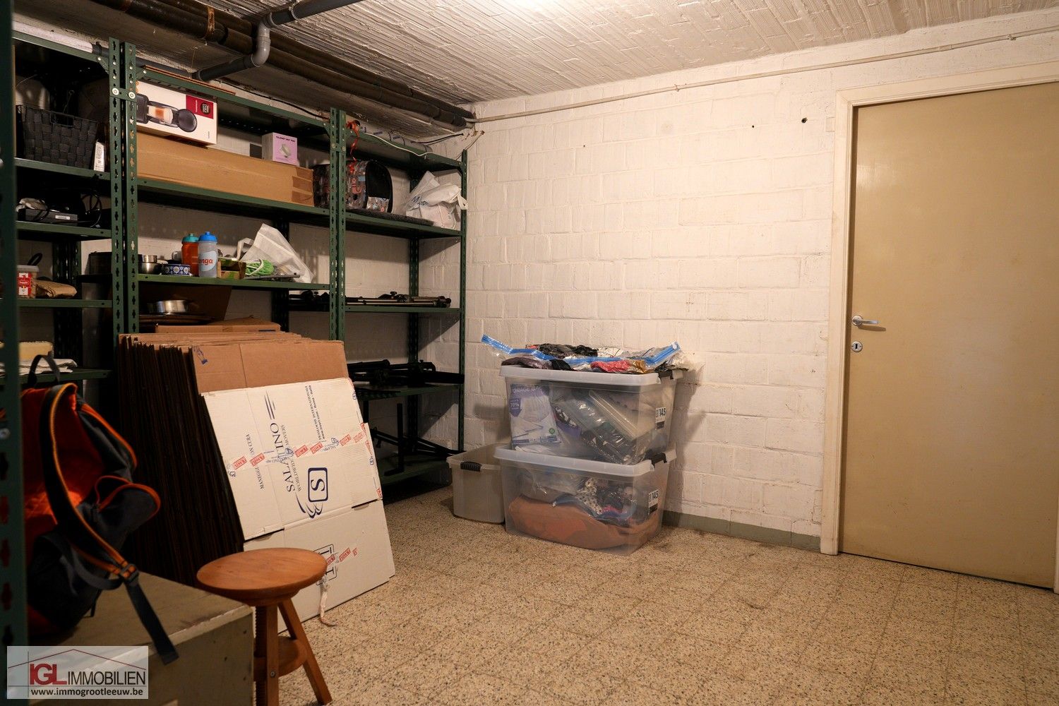 Ruime bungalow met dubbele garage en tuin te koop in Sint-Pieters-Leeuw foto 23