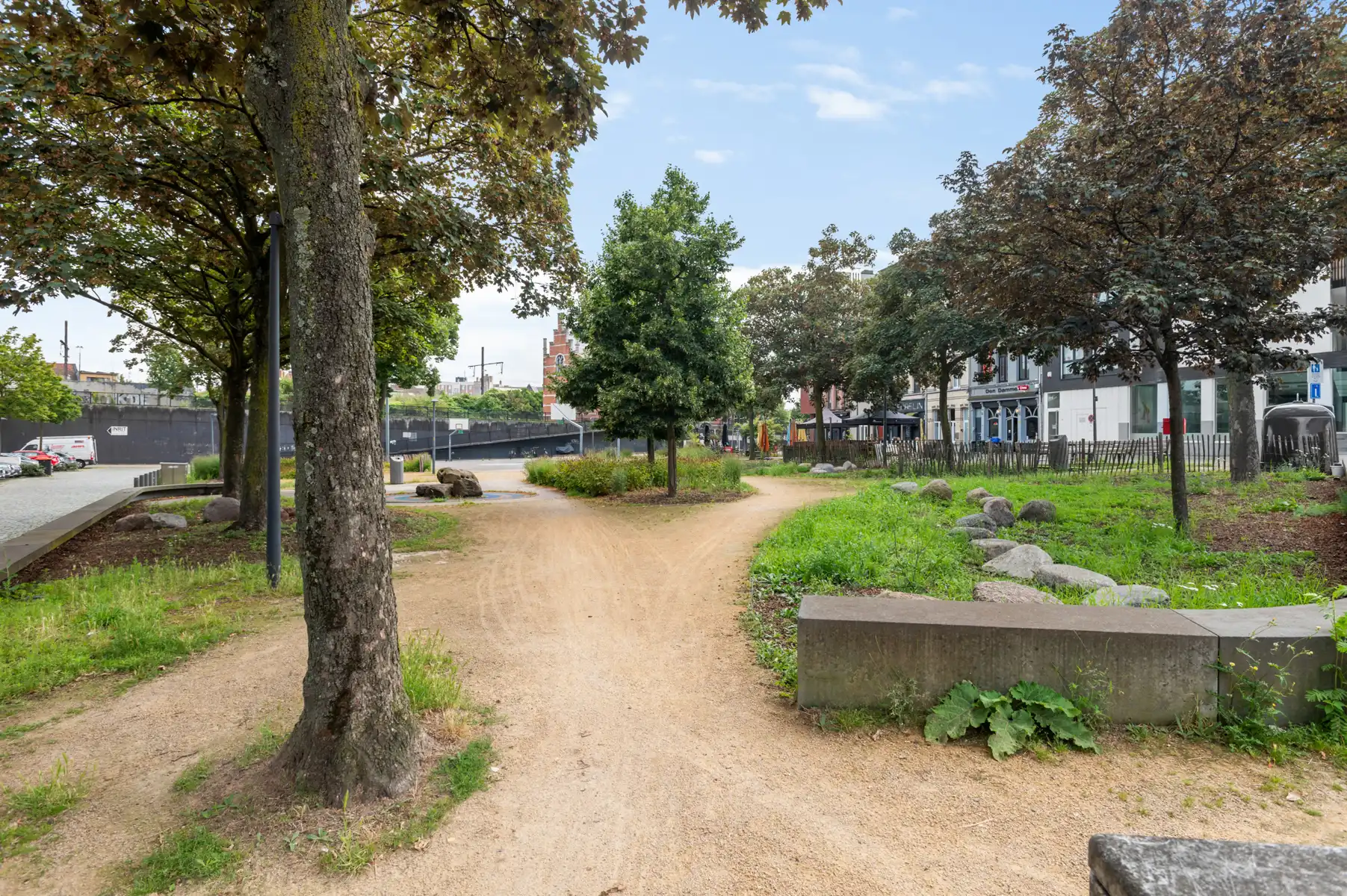 Commercieel handelspand tegenover Park Spoor Noord! foto 15