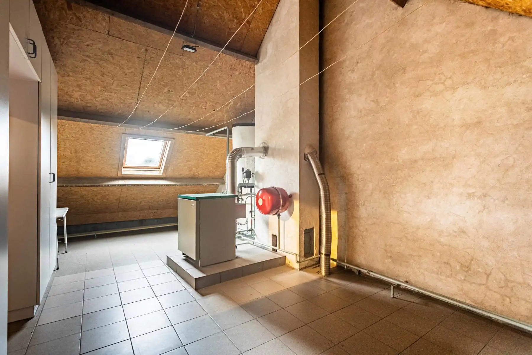 Polyvalente woning met tuin:  momenteel 2 appartementen garage en groot magazijn! foto 29