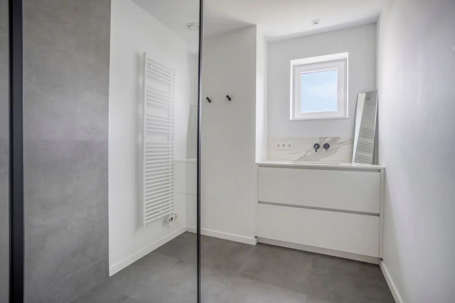 Prachtige nieuwbouw van 2019  in doodlopende straat foto 29