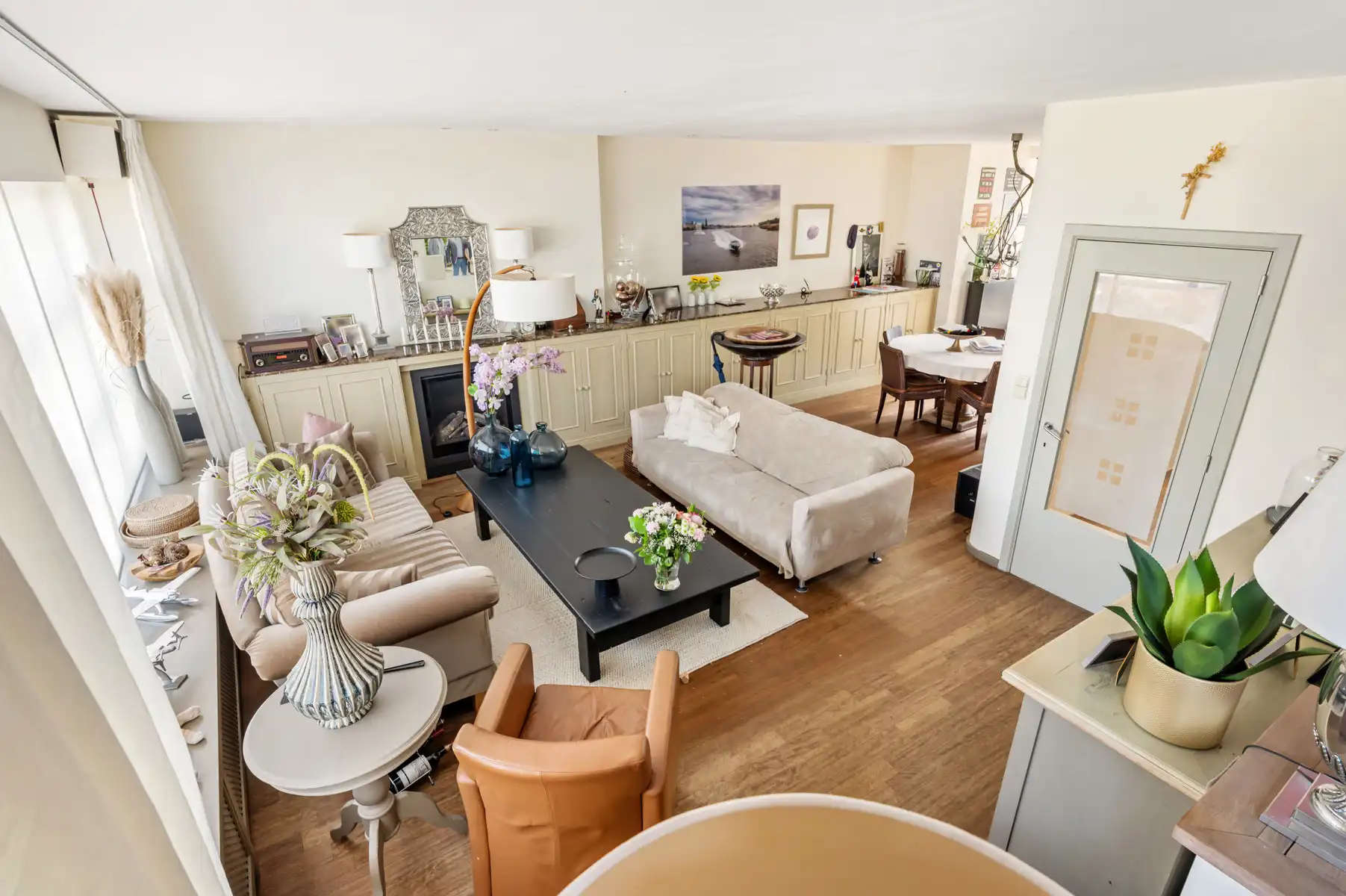 Grote woning met tal van mogelijkheden foto 11