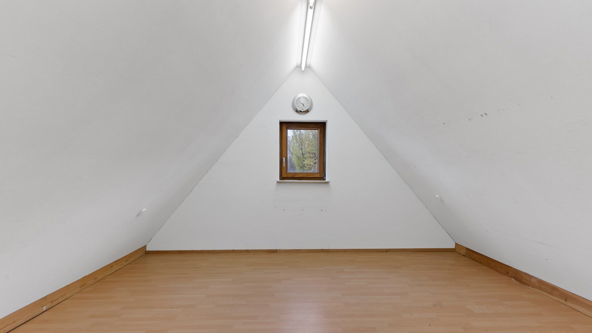 Zeer degelijk gebouwde woning met 3/5 slpks in een doodlopende straat in het centrum ! foto 31