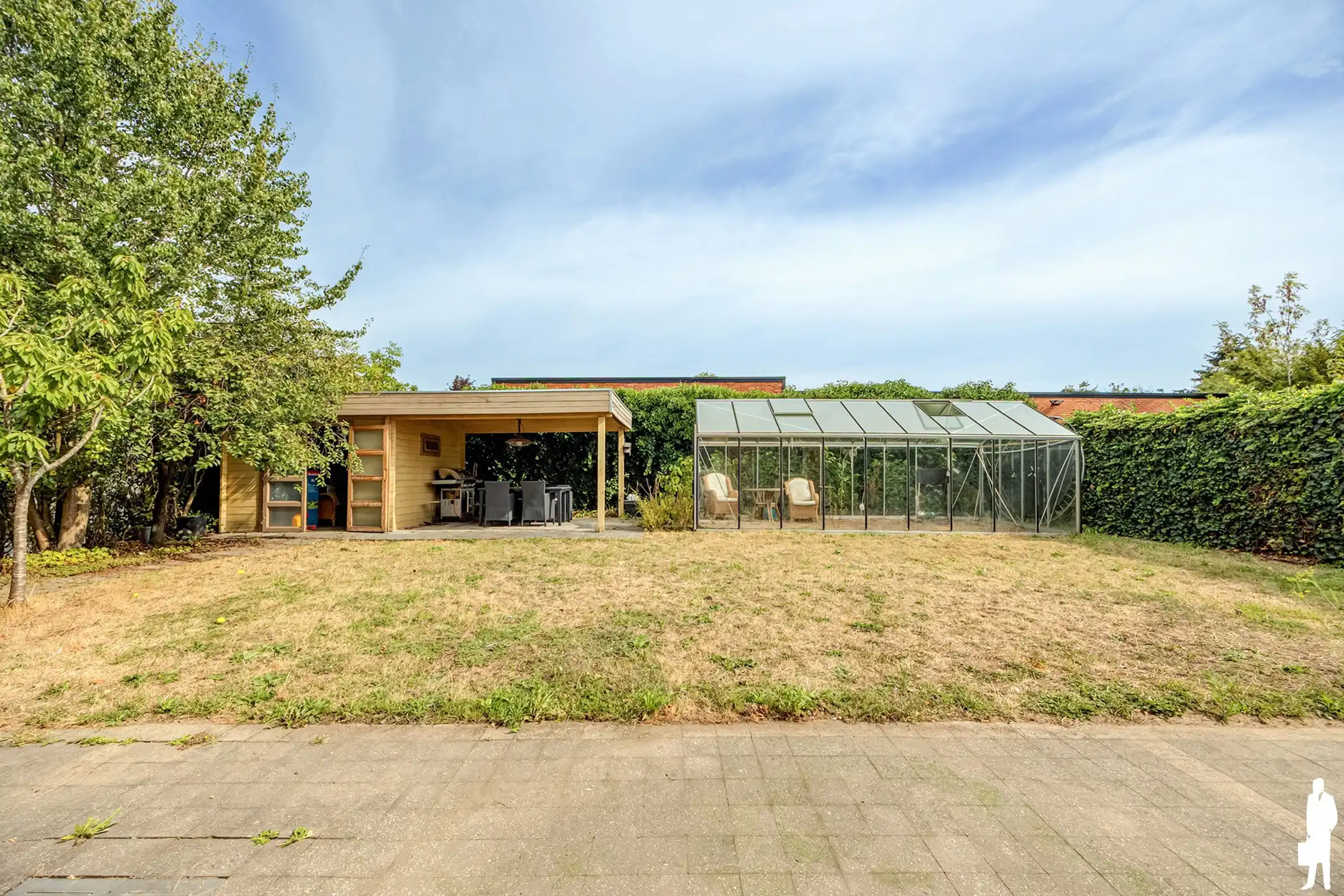Gerenoveerde gezinswoning met 5 slpk, 2 badk, en zonnige tuin foto 20