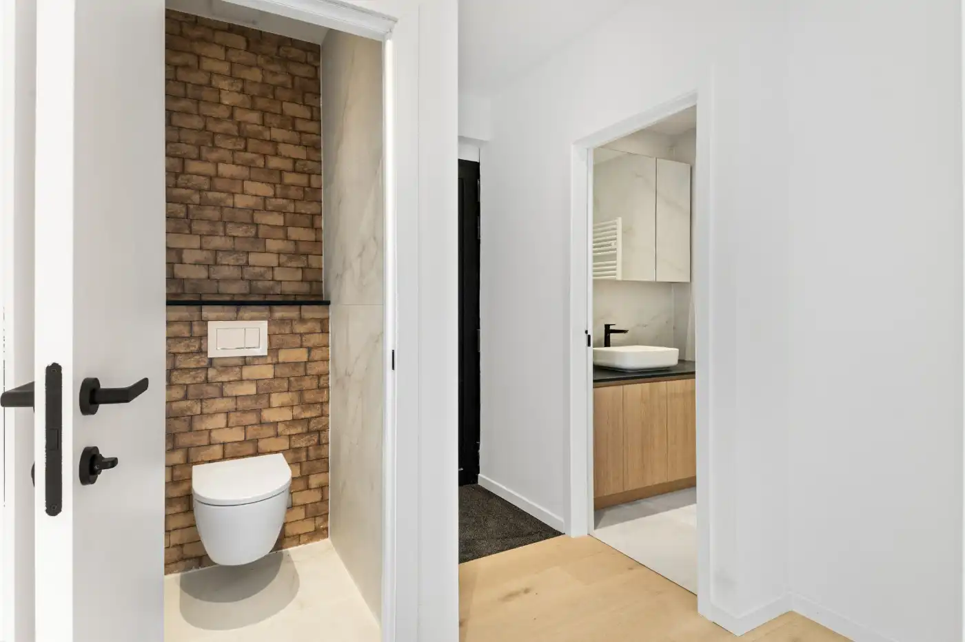 Instapklare, gerenoveerde laagbouwwoning met 2 slpk. en tuin foto 13