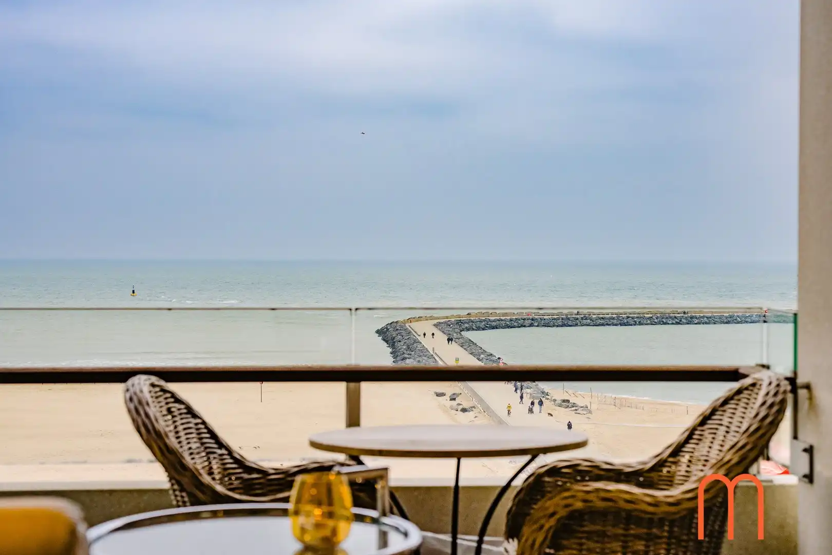 Luxe appartement te huur op de zeedijk van Oostende – Residentie Commodore foto {{pictureIndex}}