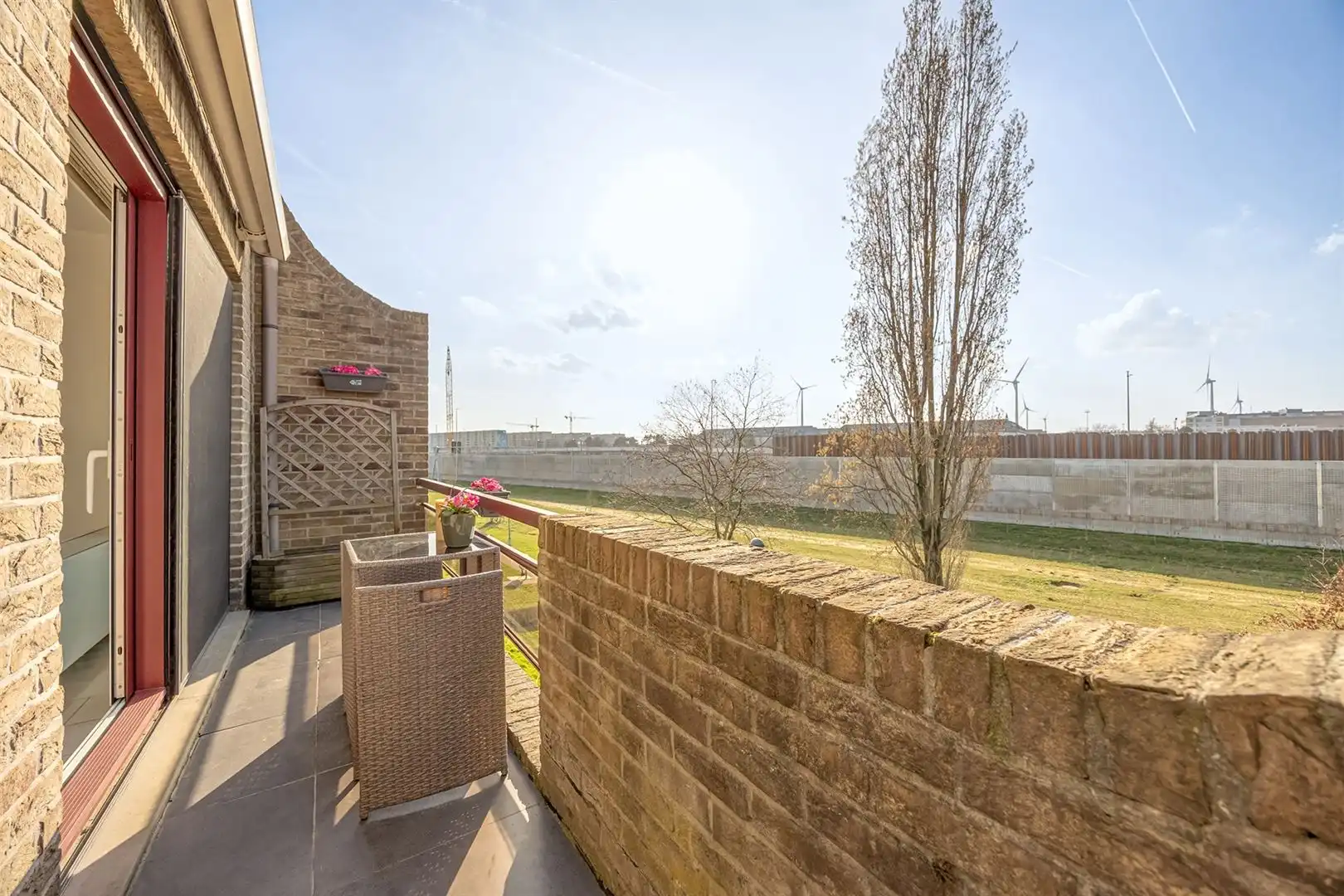 Appartement met 2 terrassen in doodlopende straat foto 8