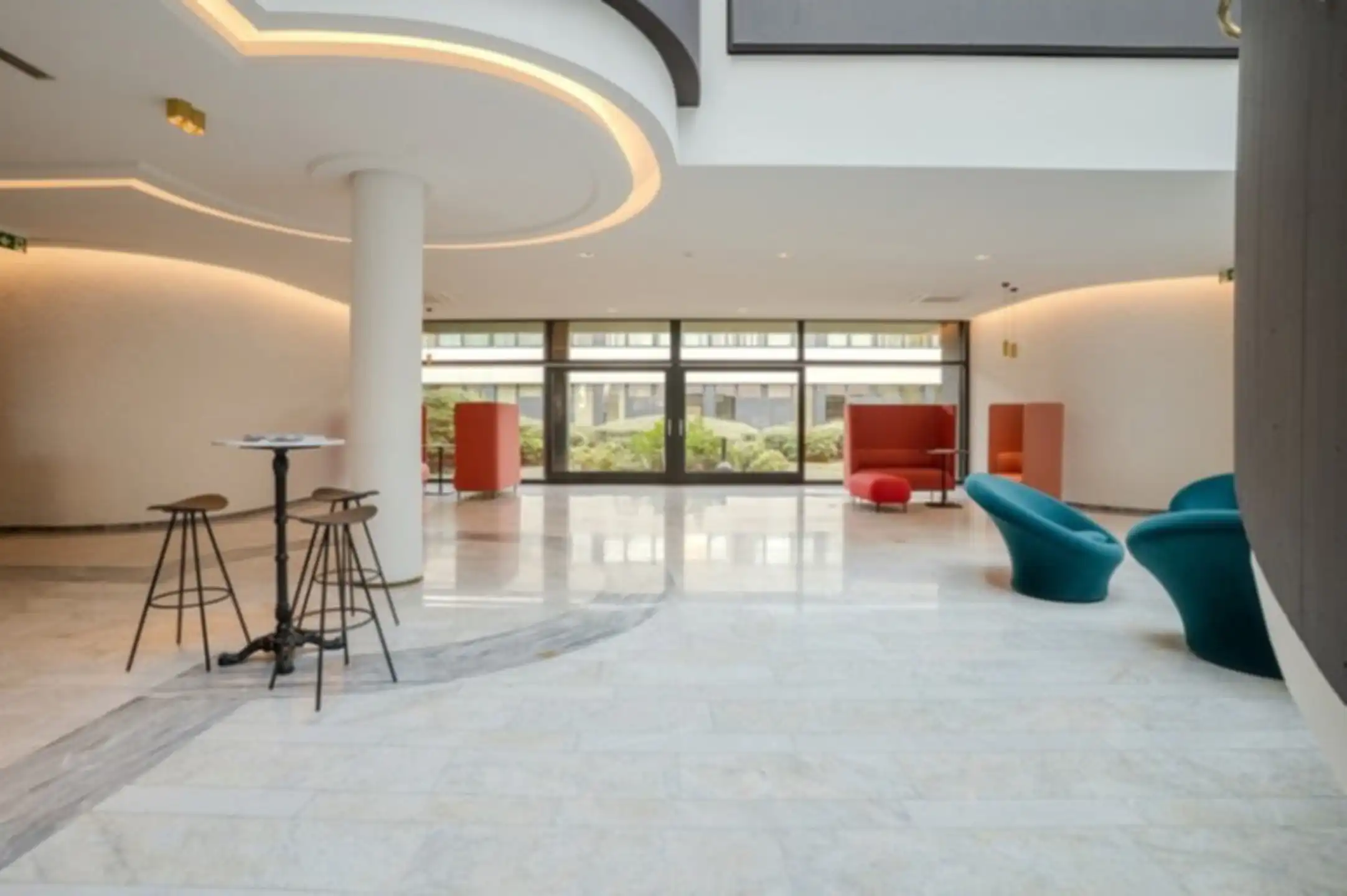 Modern Kantoor 633m²  te huur op de gelijkvloerse rechts foto 2