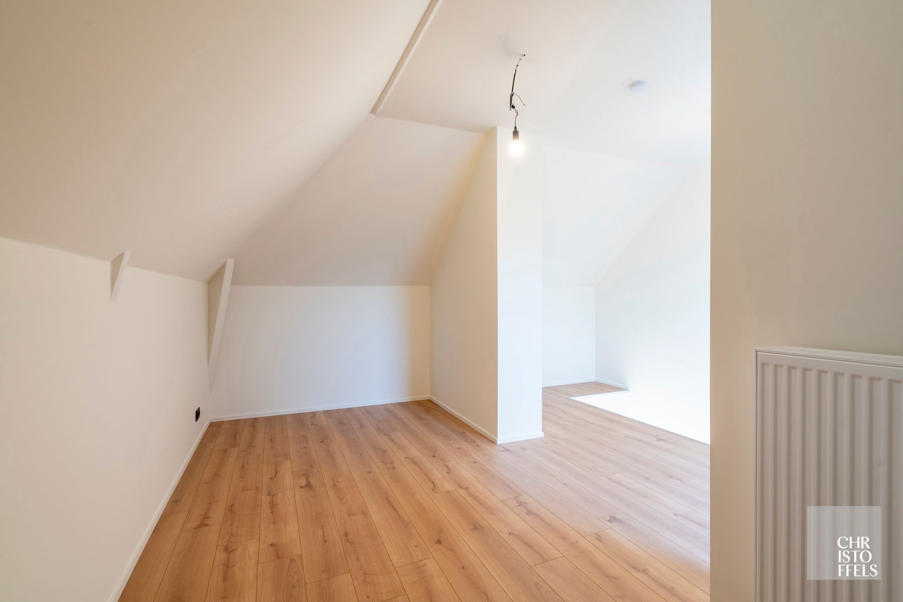 Stijlvol gerenoveerde gezinswoning met tuin op ideale locatie!  foto 16