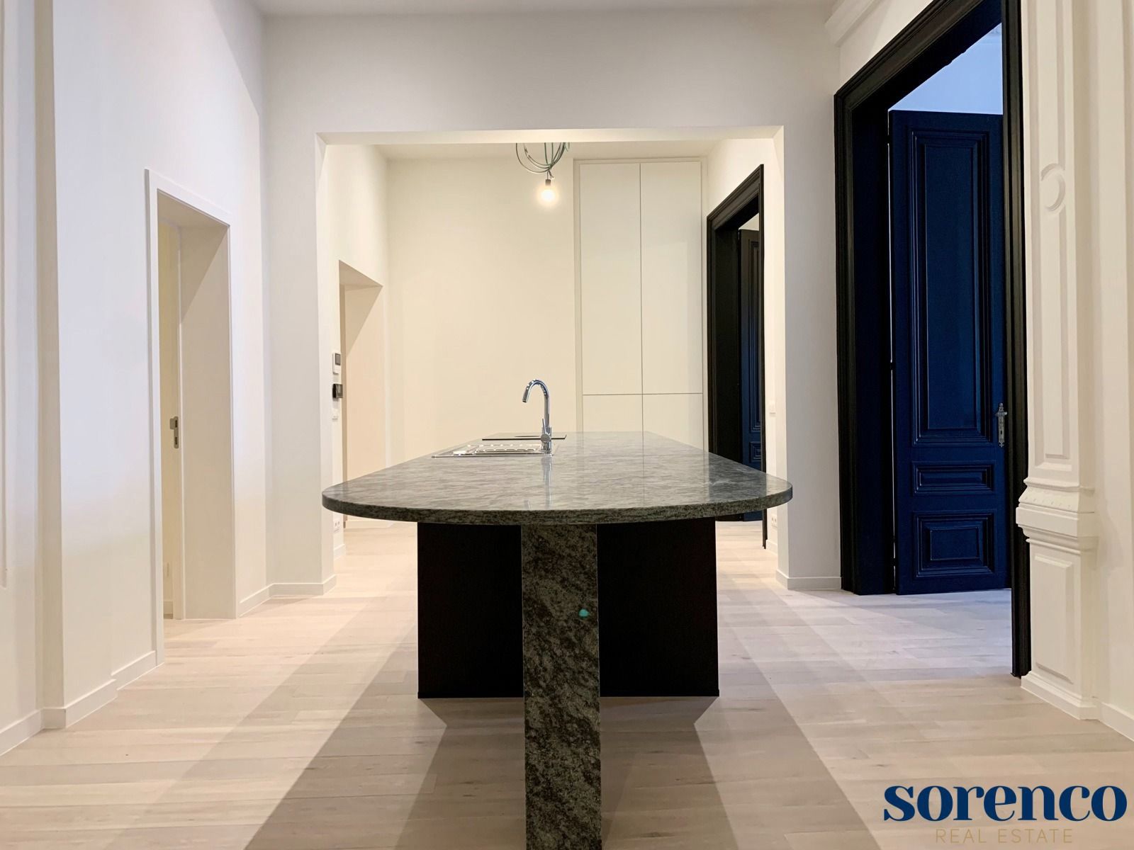 Nieuw gerenoveerd, karaktervol 3 slpk app.  in centrum A. foto 3