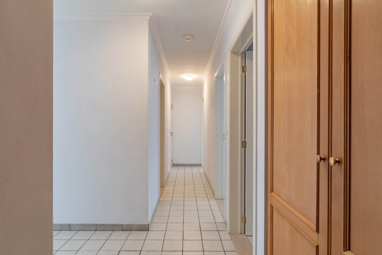 IN OPTIE - Zeer ruim en netjes verzorgd drie-slaapkamer appartement met kelder en garage te Schoonbeek - instapklaar ! foto 4
