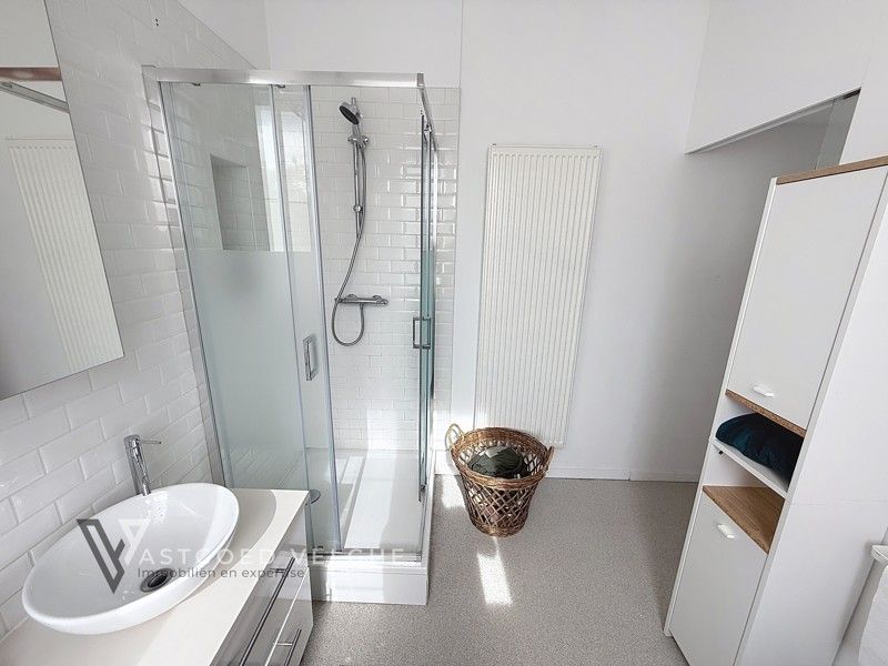 Gerenoveerd appartement met 2 slaapkamers in winterslag Cité foto 14