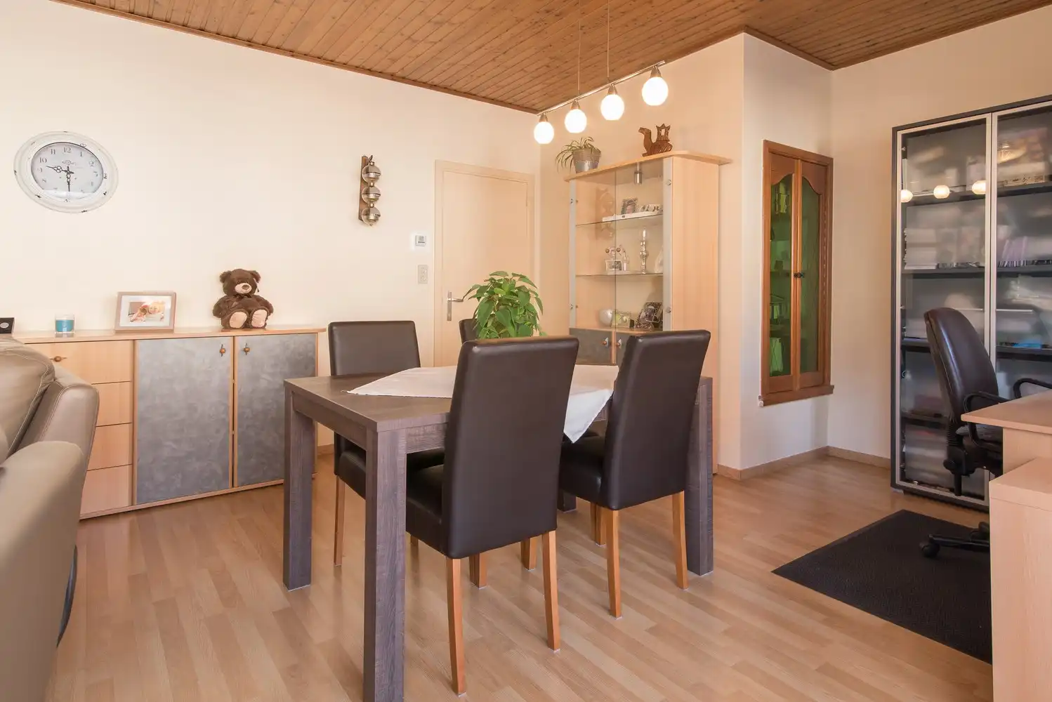 MAGISTRAAL HERENHUIS IN HET CENTRUM VAN NIEUWPOORT-STAD – OFFICIËLE 4-STERREN VAKANTIEWONING MET APPARTEMENT, INKOMSTEN EN 2 GARAGES foto 35