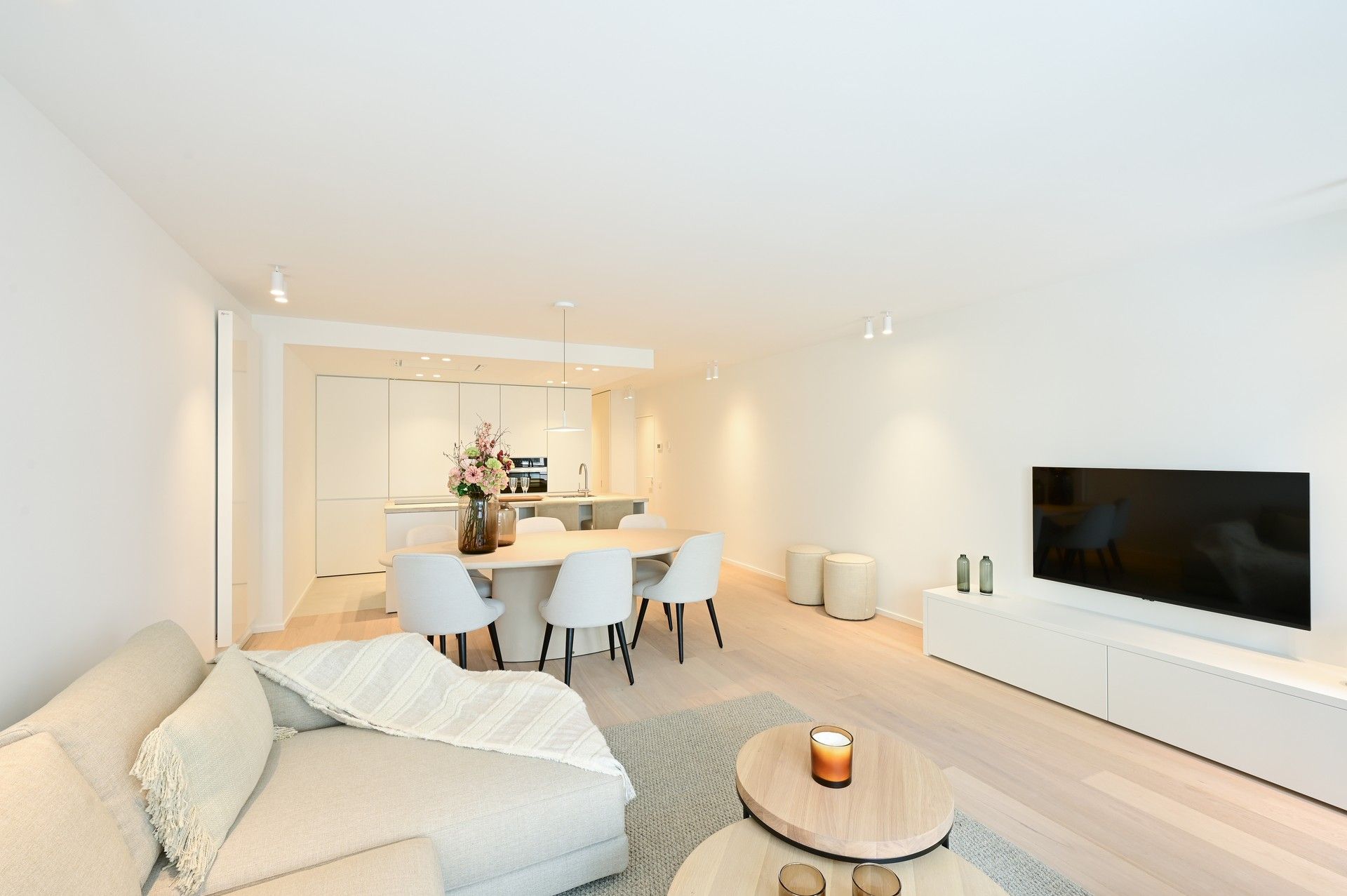 Toprenovatie met 3 slaapkamers en zijdelings zeezicht foto 6