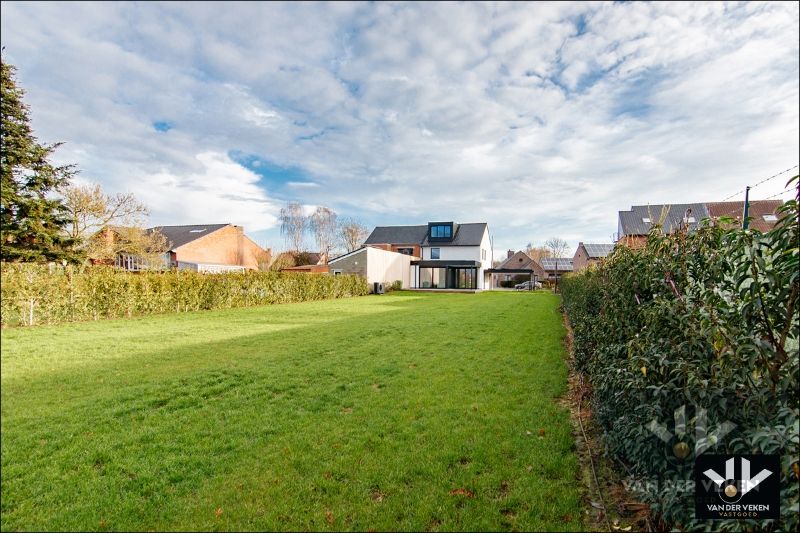 TOTAAL VERNIEUWDE WONING - ENKEL NOG AFWERKEN NAAR EIGEN SMAAK EN INZICHT foto 21