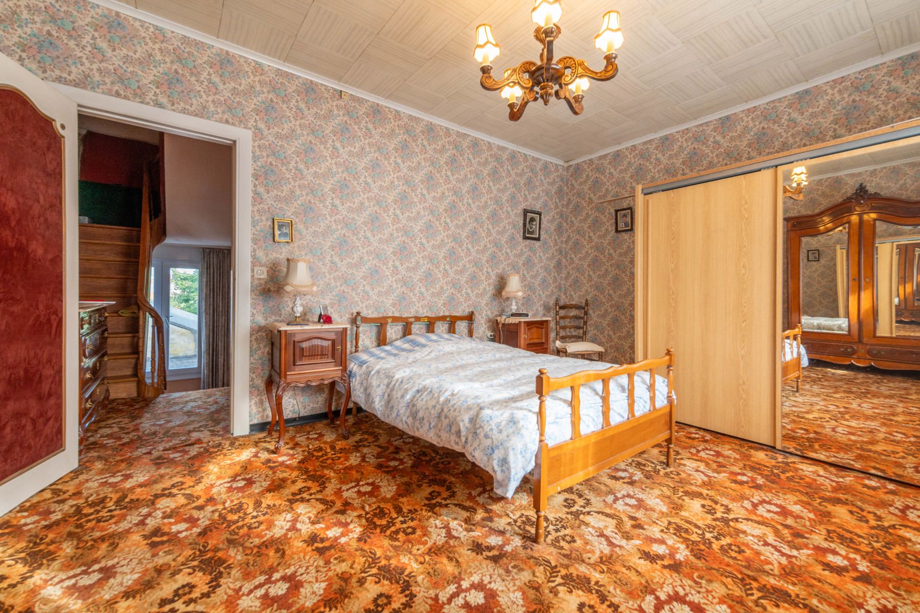 Ruime te renoveren woning met leuke tuin.  foto 12