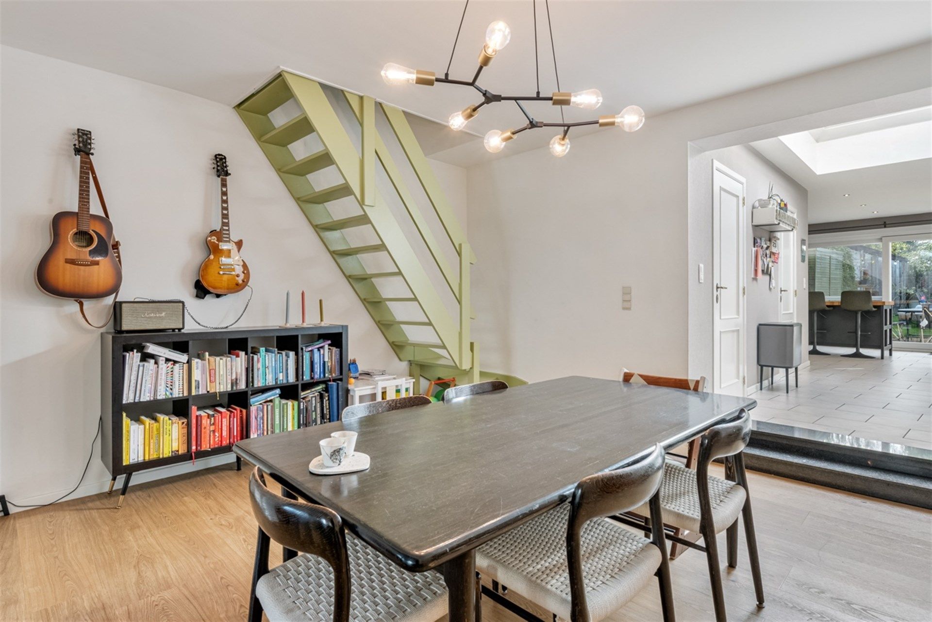 Instapklare woning met zonnige tuin op ruim perceel in rustige straat te Aalst  foto 3