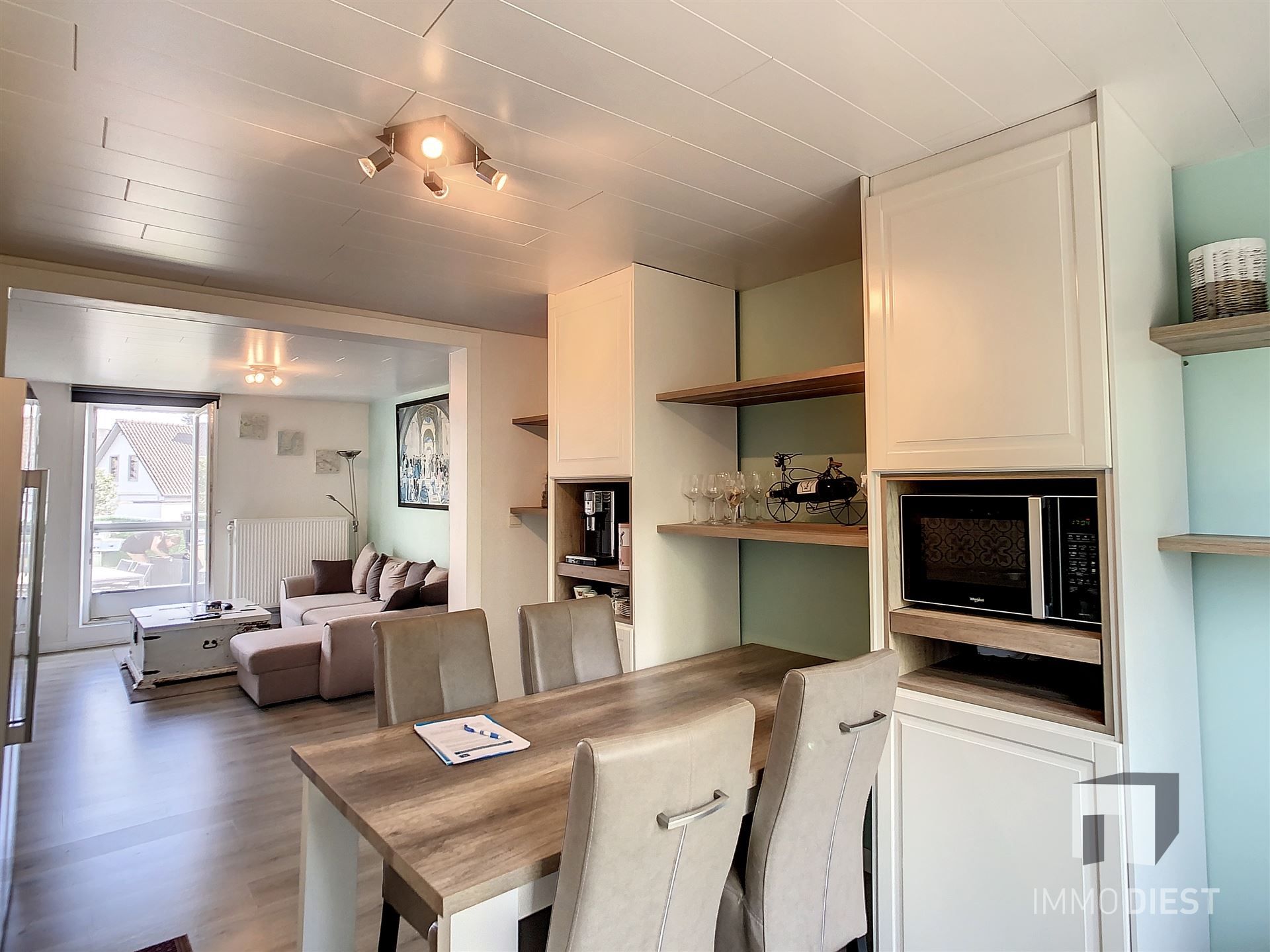Duplex foto {{pictureIndex}}