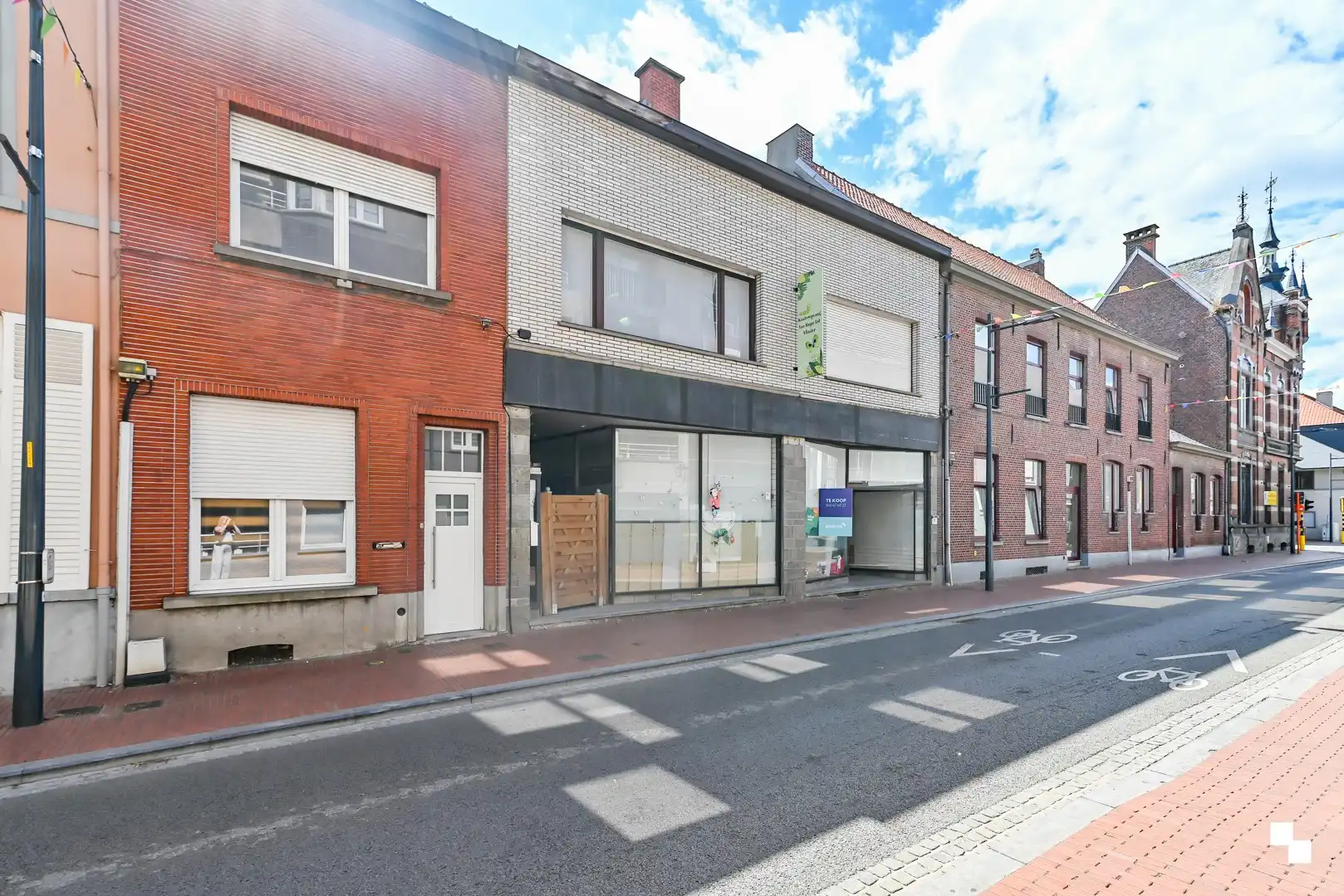 Verder op te knappen handelseigendom met woonst in centrum Izegem foto 26