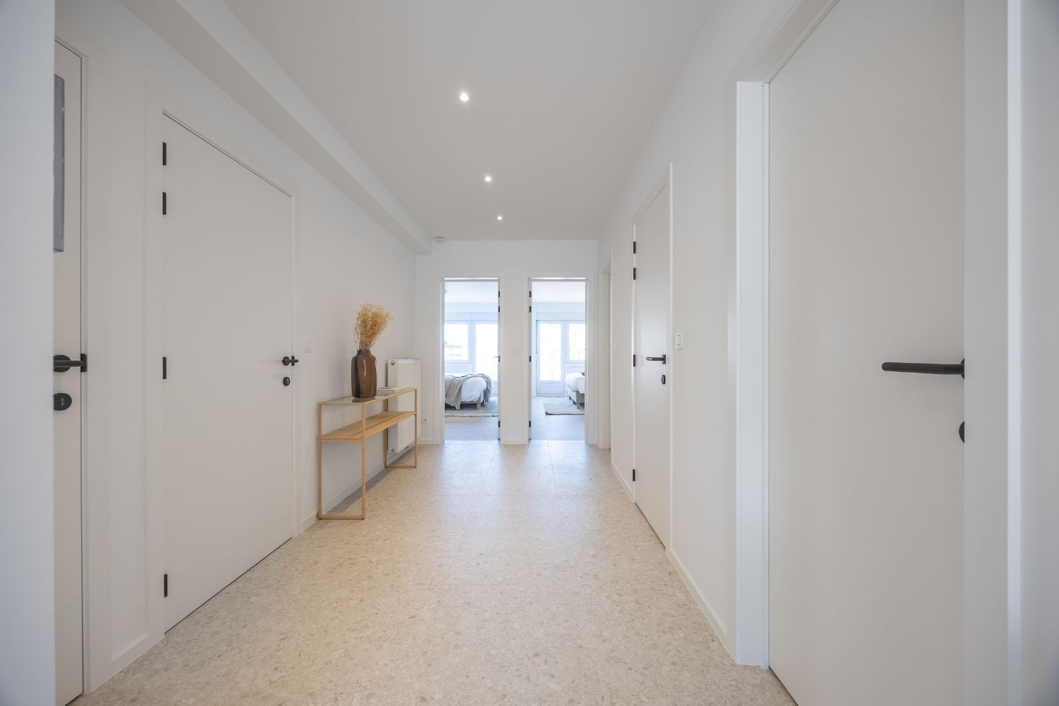 Gerenoveerd twee slaapkamer appartement op centrale ligging foto 11