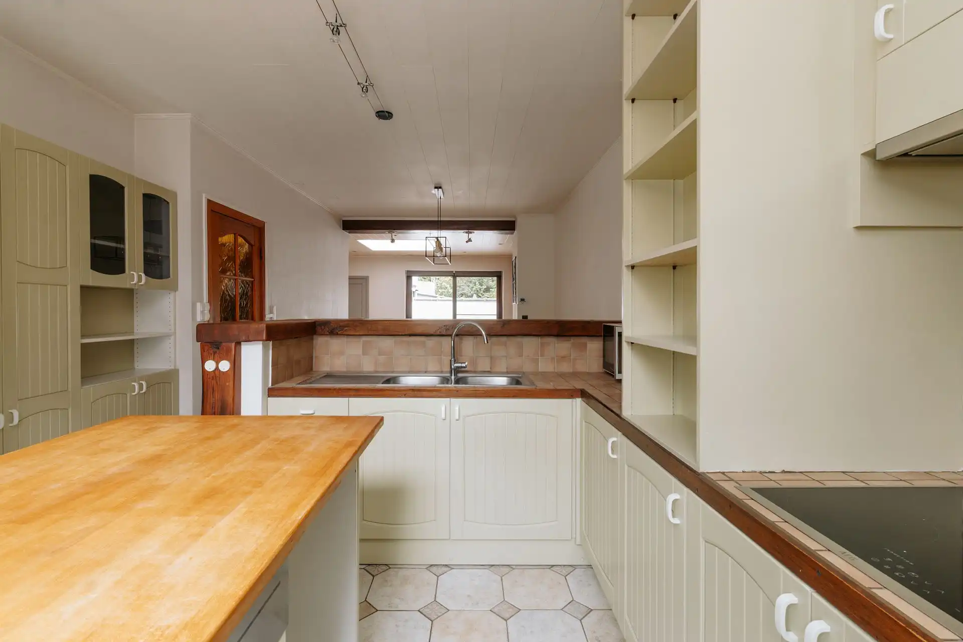 Charmante woning in hartje Wilrijk! foto 11