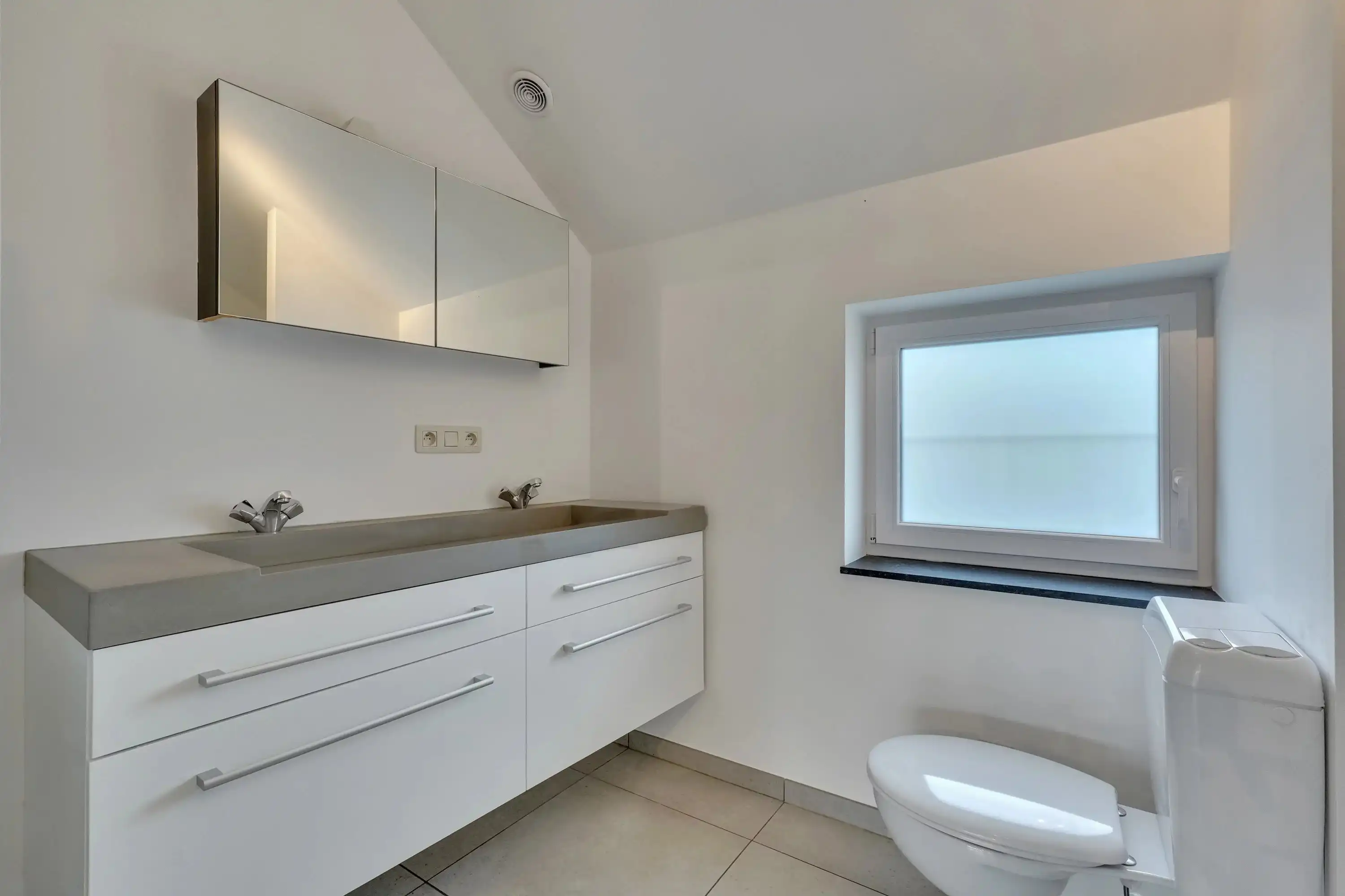 Mooi, recent appartement foto 13