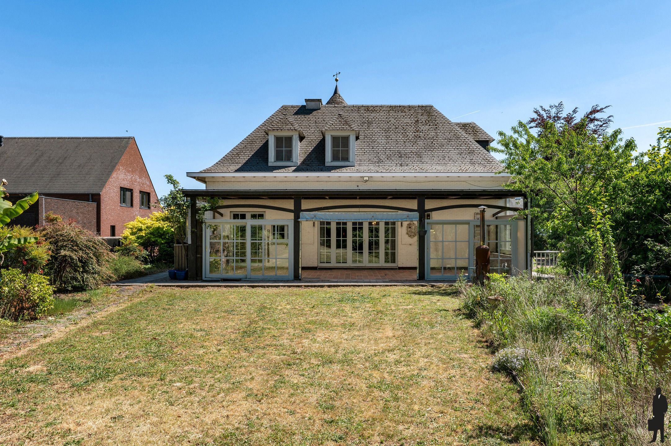 Uitzonderlijk gelegen villa nabij groen op grond van 2.785m² foto 23