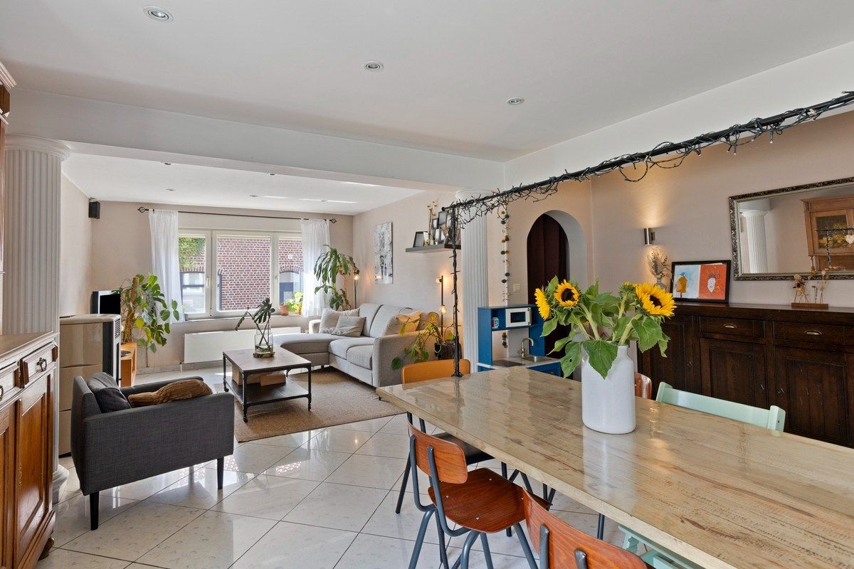 Charmante driegevelwoning foto 3