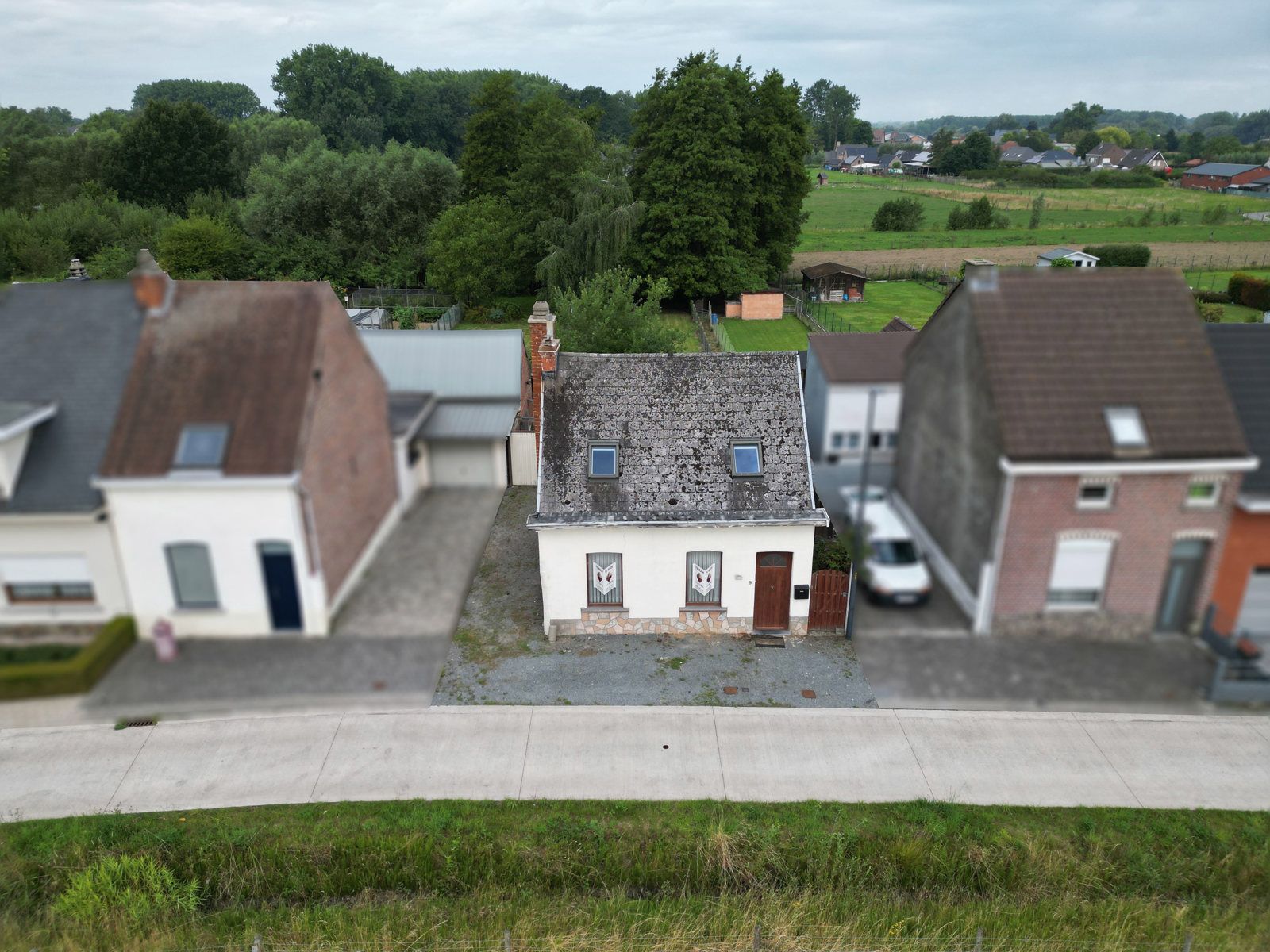 Hoofdfoto van de publicatie: Te renoveren open bebouwing in een landelijke omgeving!