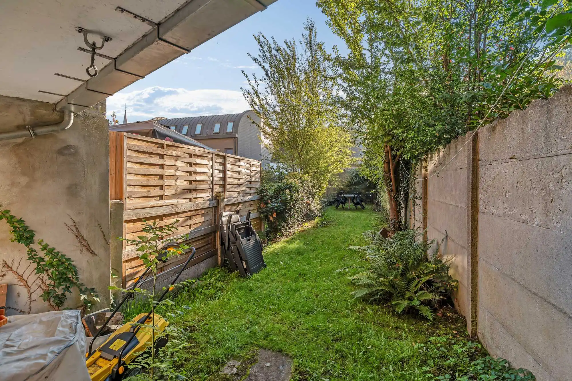 Te renoveren halfopen woning met tuin op toplocatie foto 12