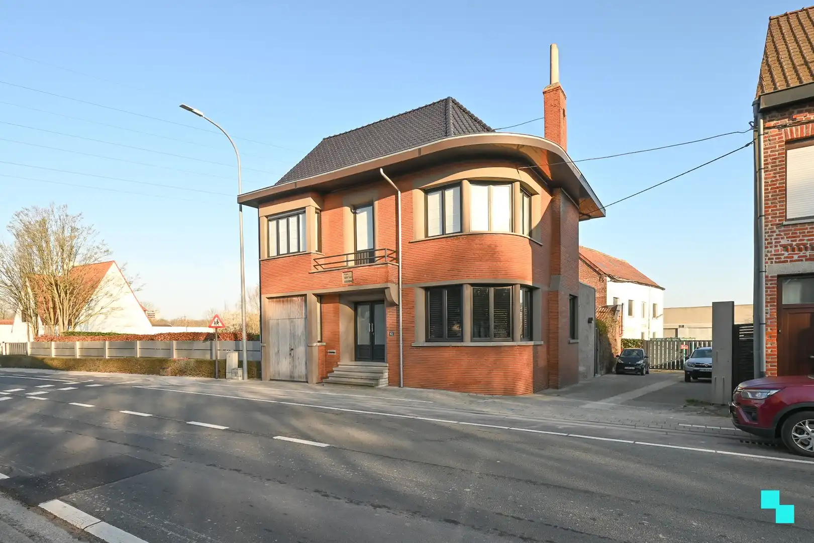 Hoofdfoto van de publicatie: Karaktervolle villa met hedendaags wooncomfort te Izegem