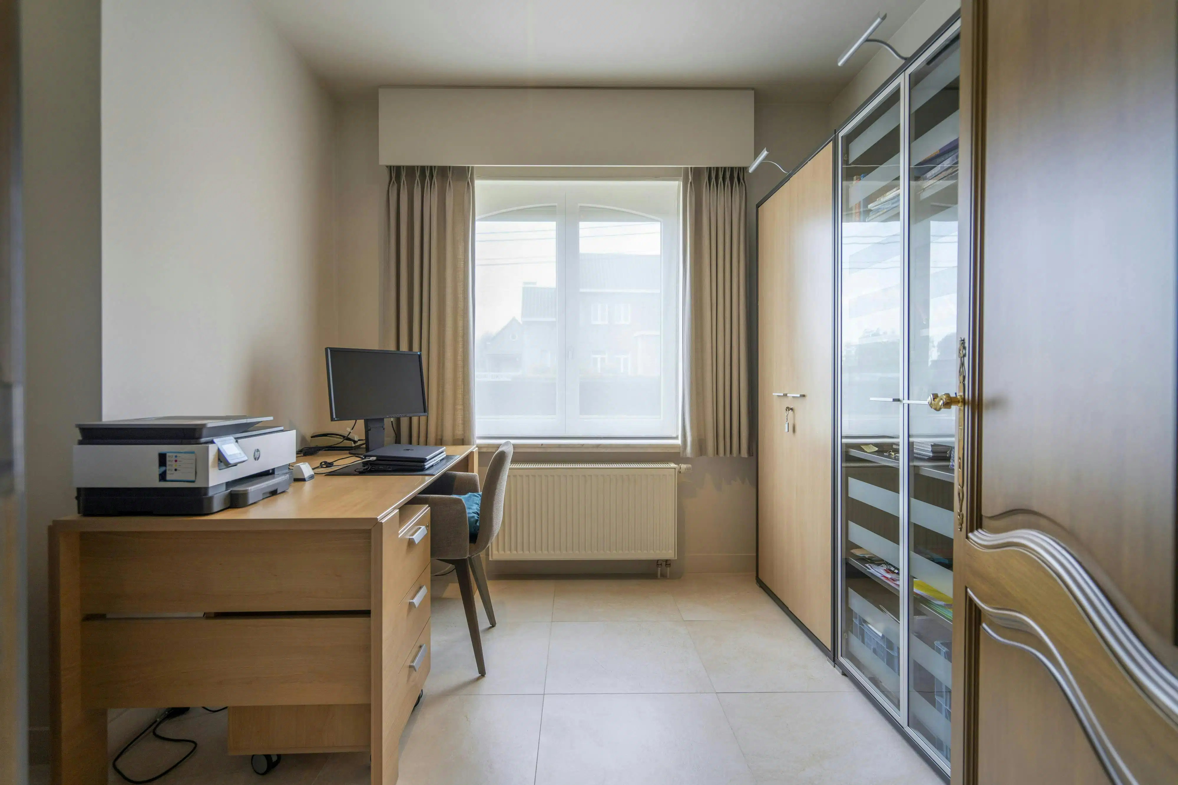 Statige open villa in woongebied met bijgebouw op ca. 2900m² foto 10