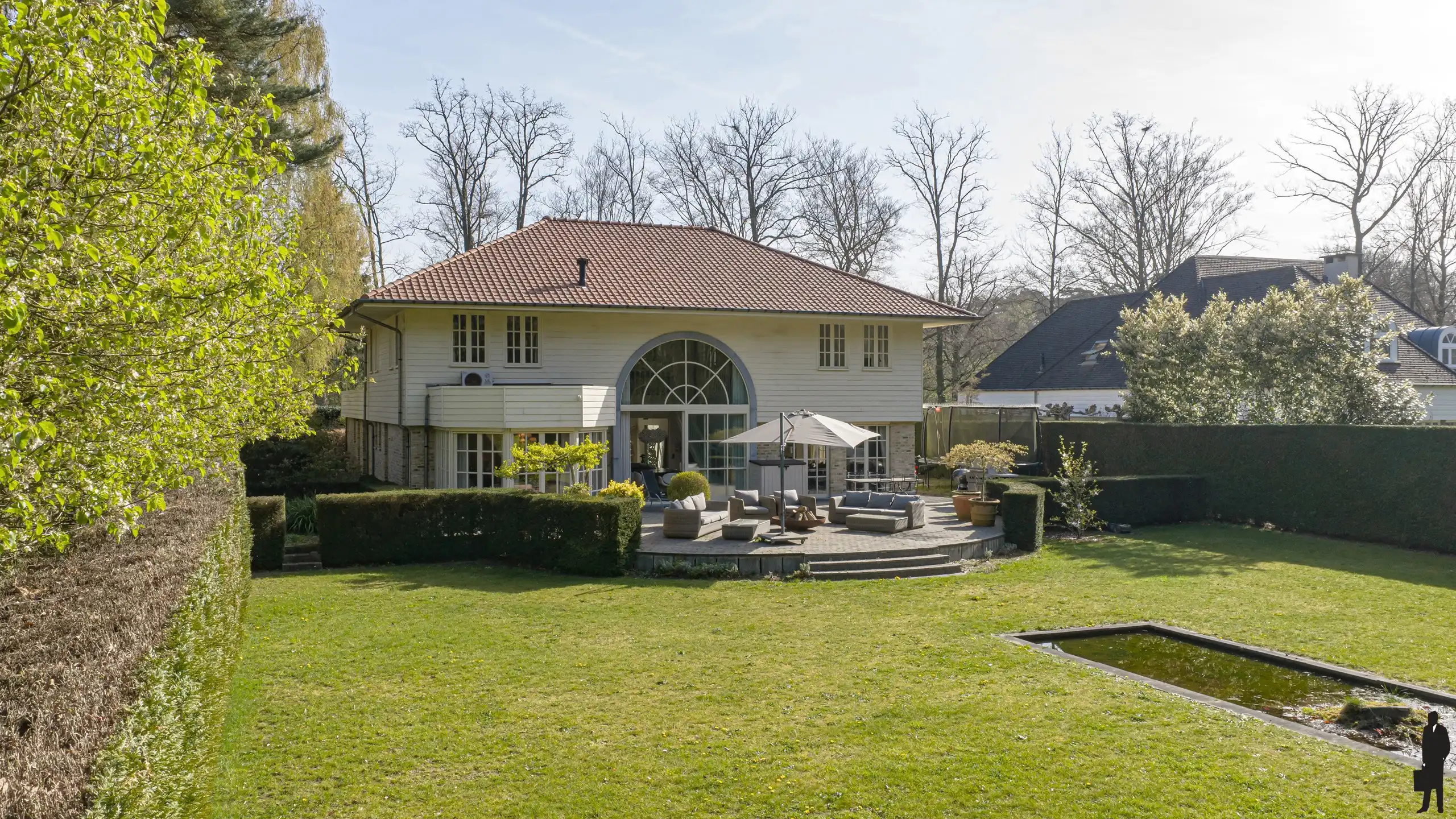 Lichtrijke villa aan het centrum! foto {{pictureIndex}}