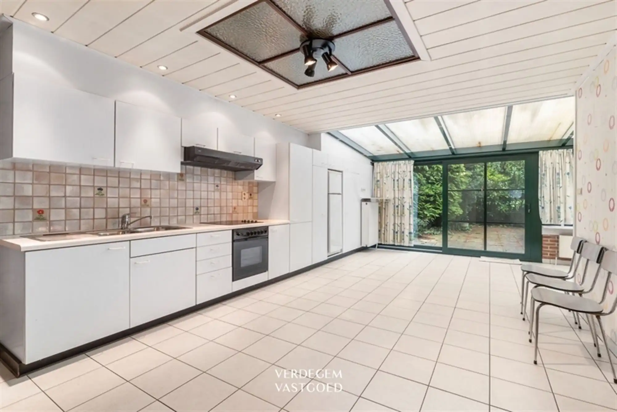 Ruime, te renoveren, woning met bouwgrond op een terrein van 869m² foto 8