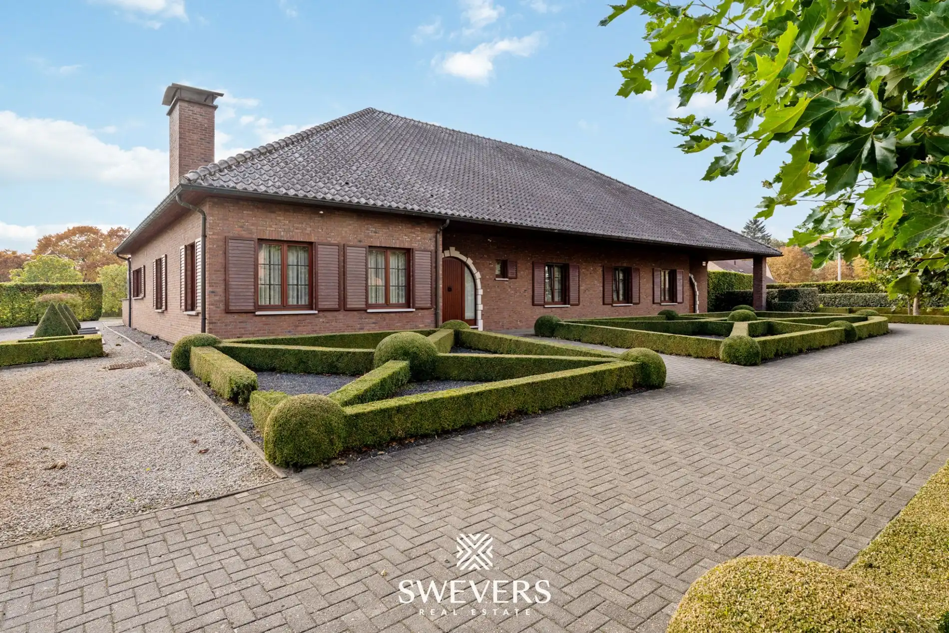 Villa met 395m² woonruimte op 48a zuidgericht perceel foto 34