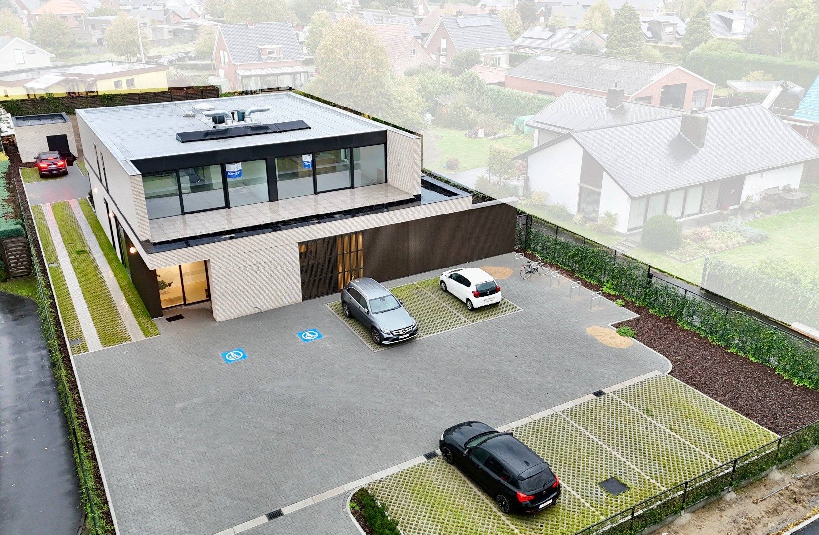 Nieuwbouw appartement met 2 slaapkamers nabij centrum Oostrozebeke foto {{pictureIndex}}