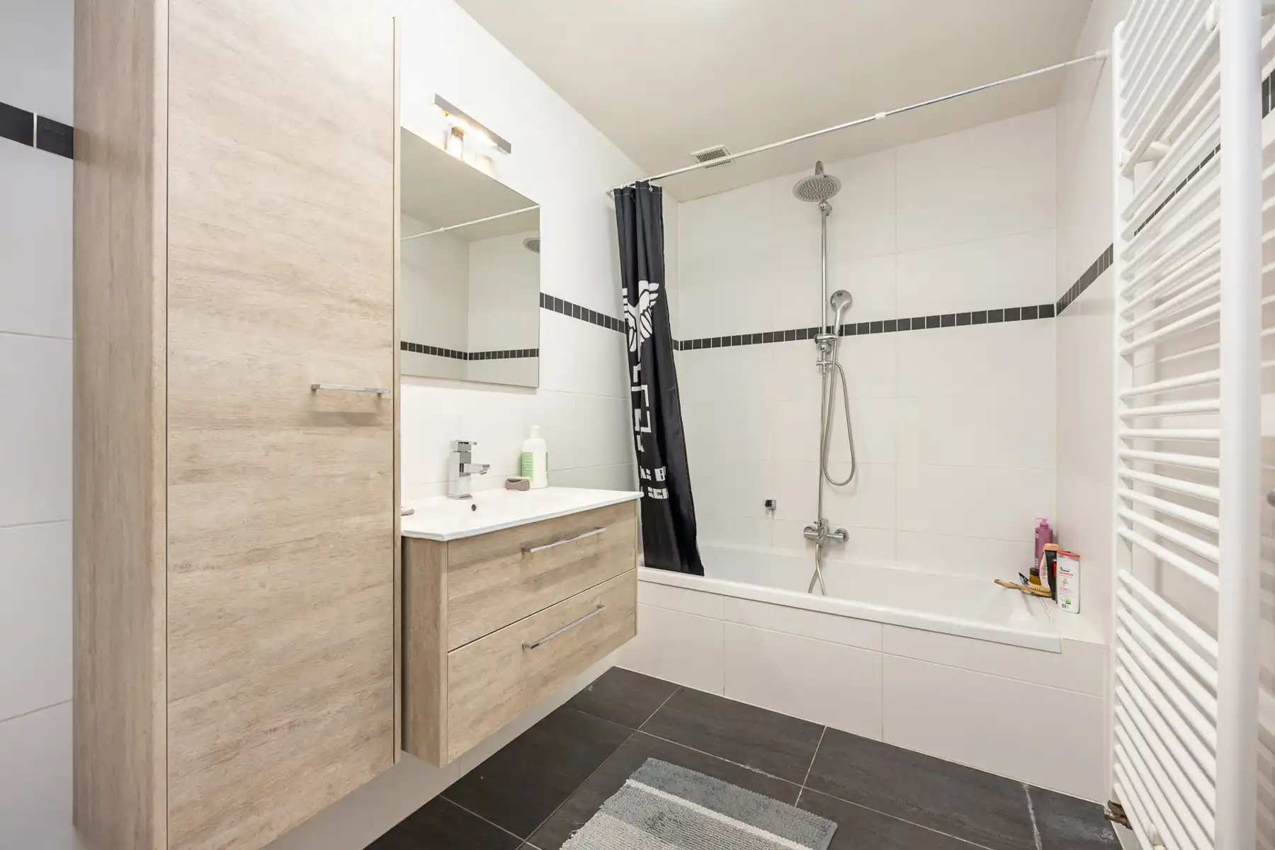 Instapklaar gelijkvloers appartement (97 m²) + parkeerplaats foto 21