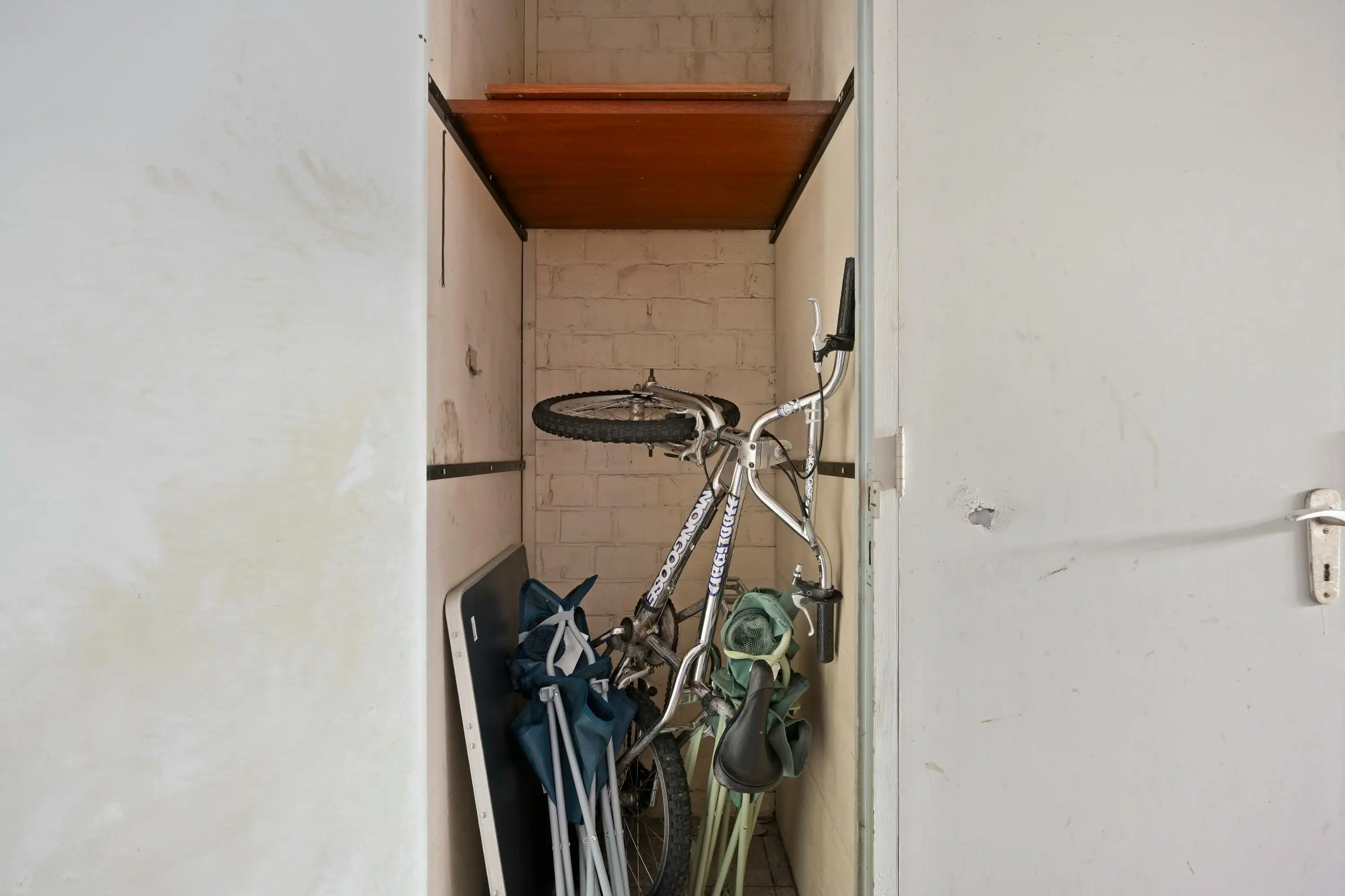 Appartement met 2 slaapkamers en garage te koop in Merksem foto 16