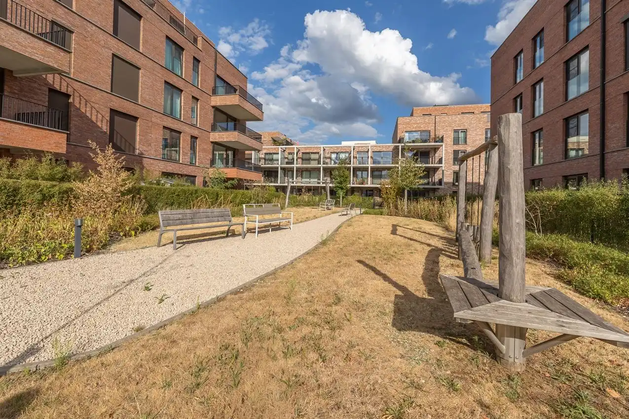 Lichtrijke penthouse met 2 slpk, terras en autostaanplaats foto 31