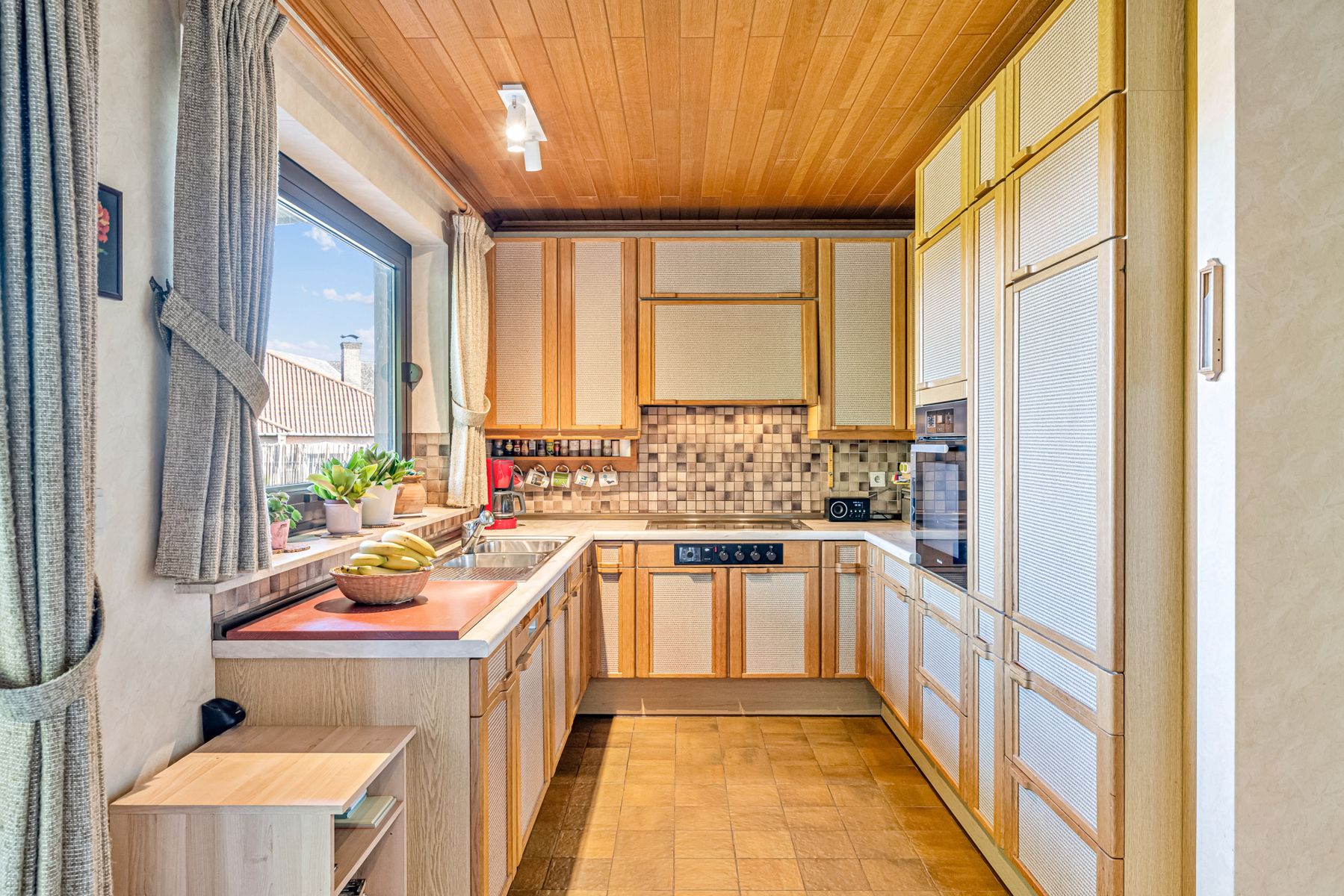 VILLA MET 4 SLPK EN CENTRALE LANDELIJKE LIGGING  foto 12