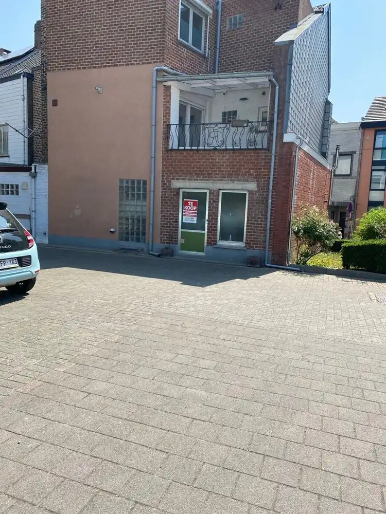 🏡 Centraal gelegen woning met 3 slaapkamers en terras foto 2