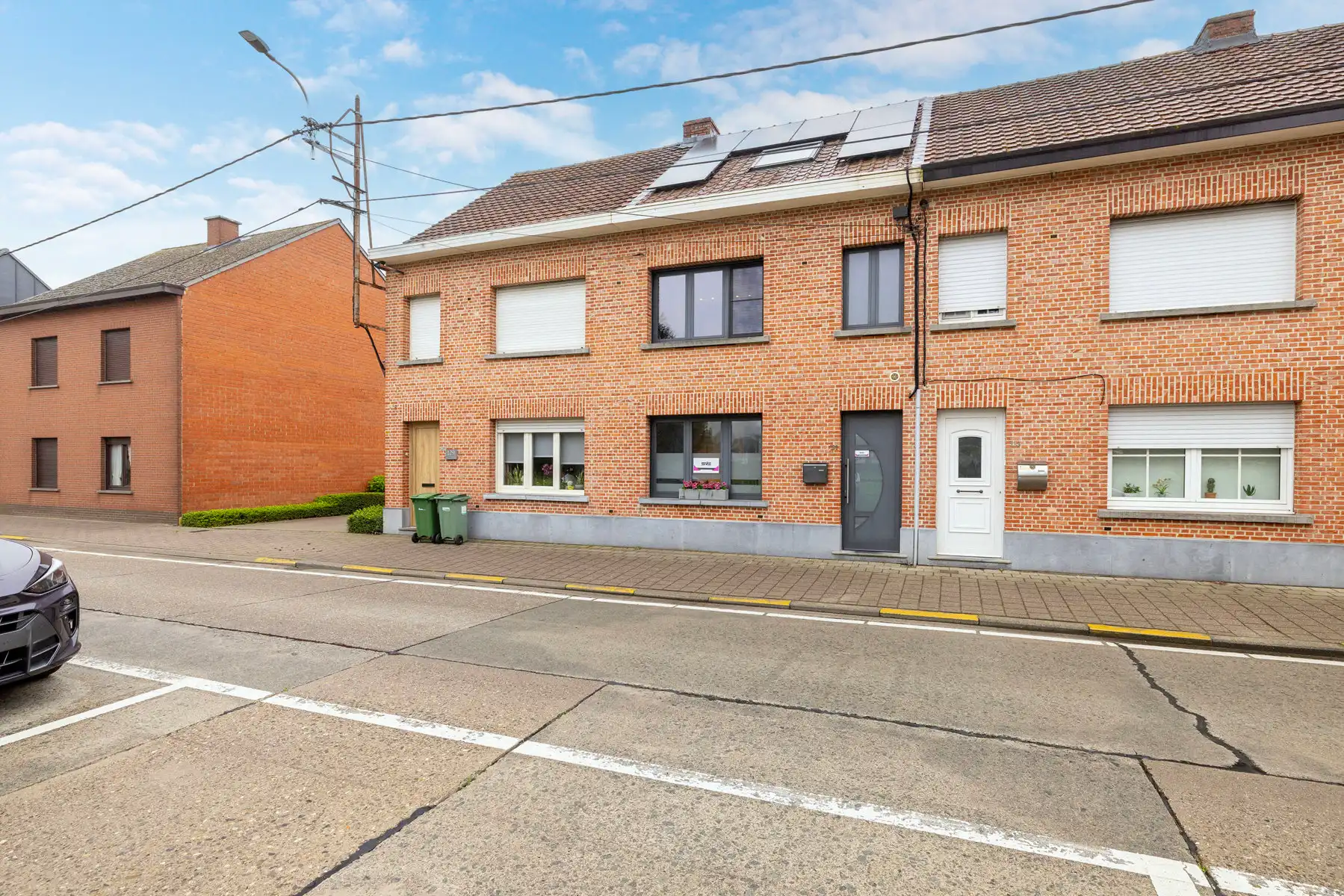 Gerenoveerde woning met o.a. 3 slaapkamers foto 2