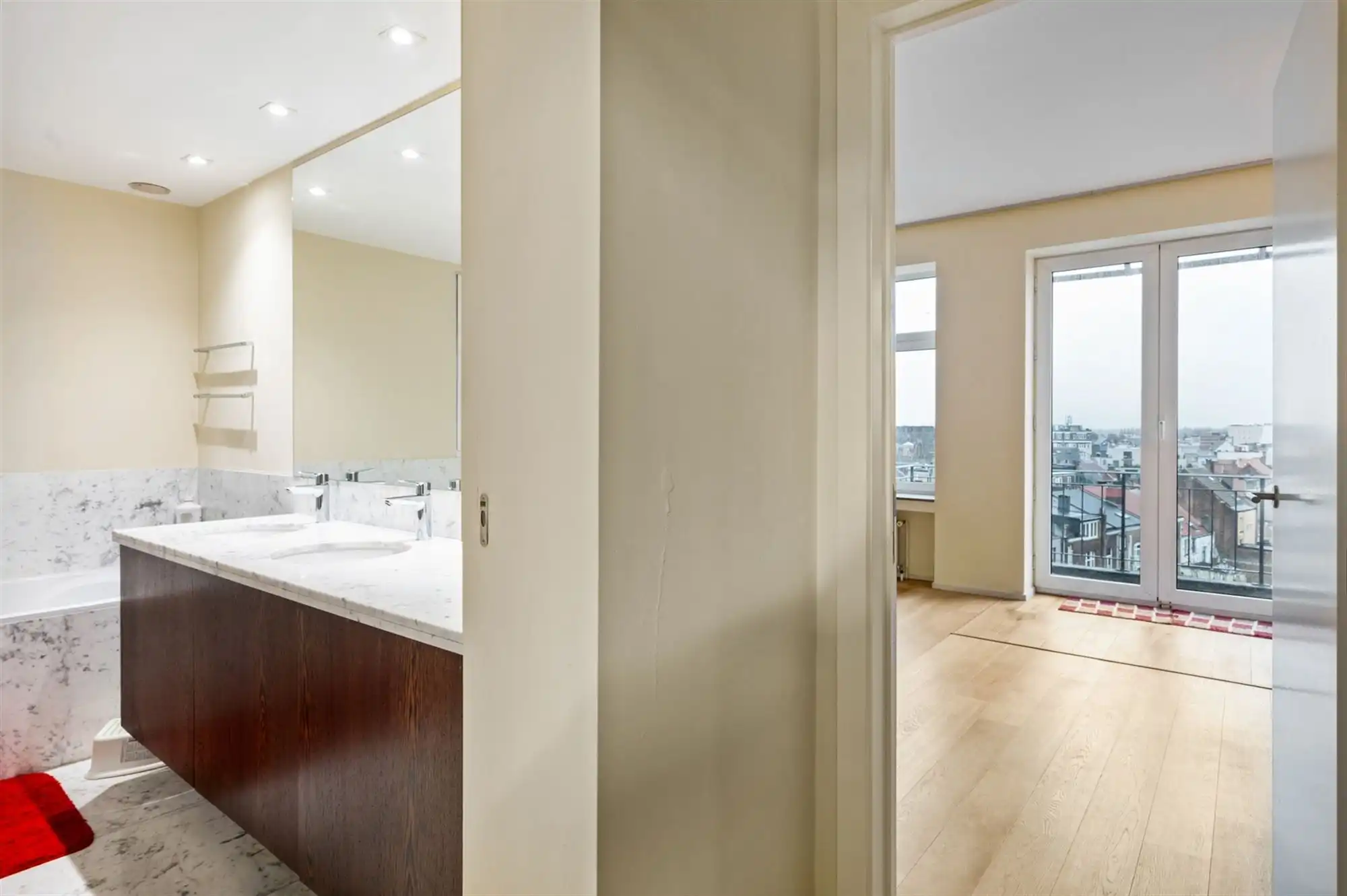 Luxe duplexappartement met twee terrassen foto 15