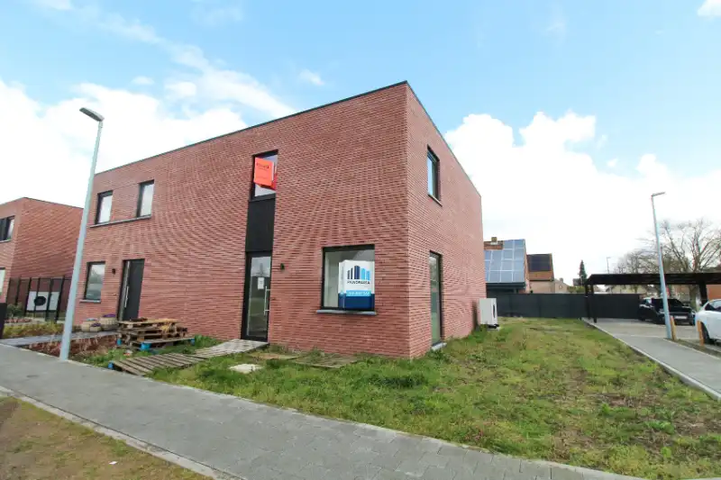 Energiezuinige nieuwbouwwoning te huur in rustige wijk te Sijsele foto {{pictureIndex}}
