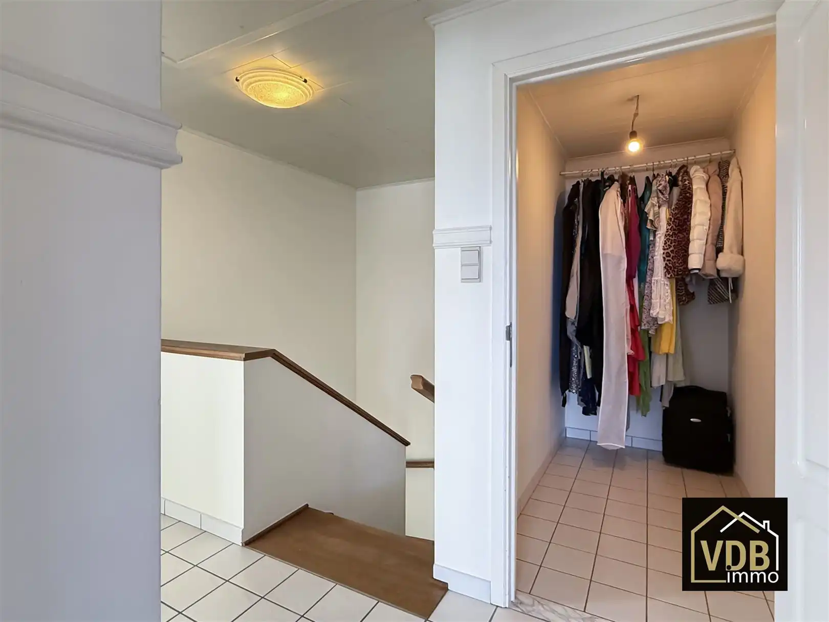 Instapklare halfopen bebouwing met 3 slaapkamers foto 64