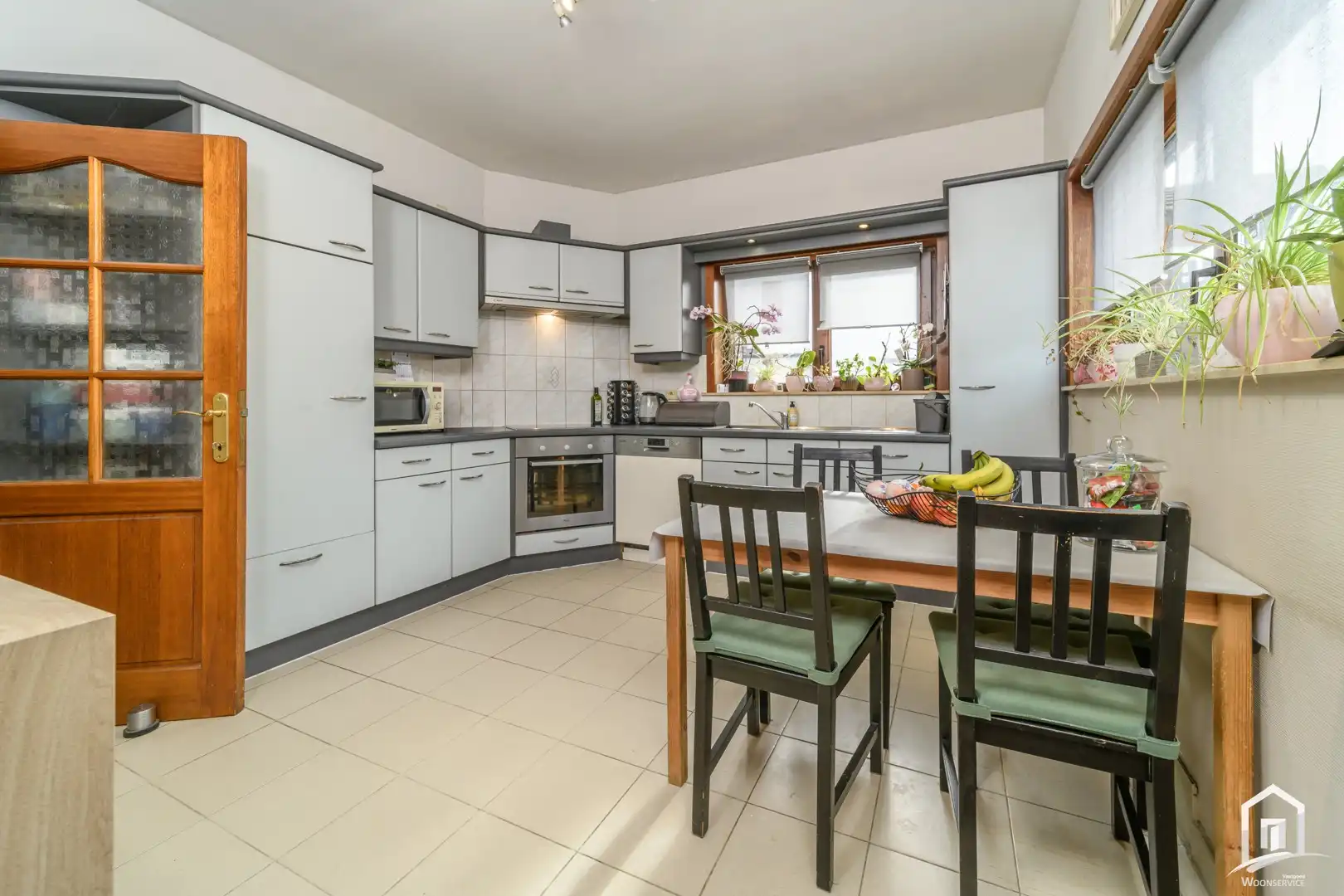 Gunstig gelegen, ruime en zeer lichtrijke gezinswoning te Iddergem. foto 8