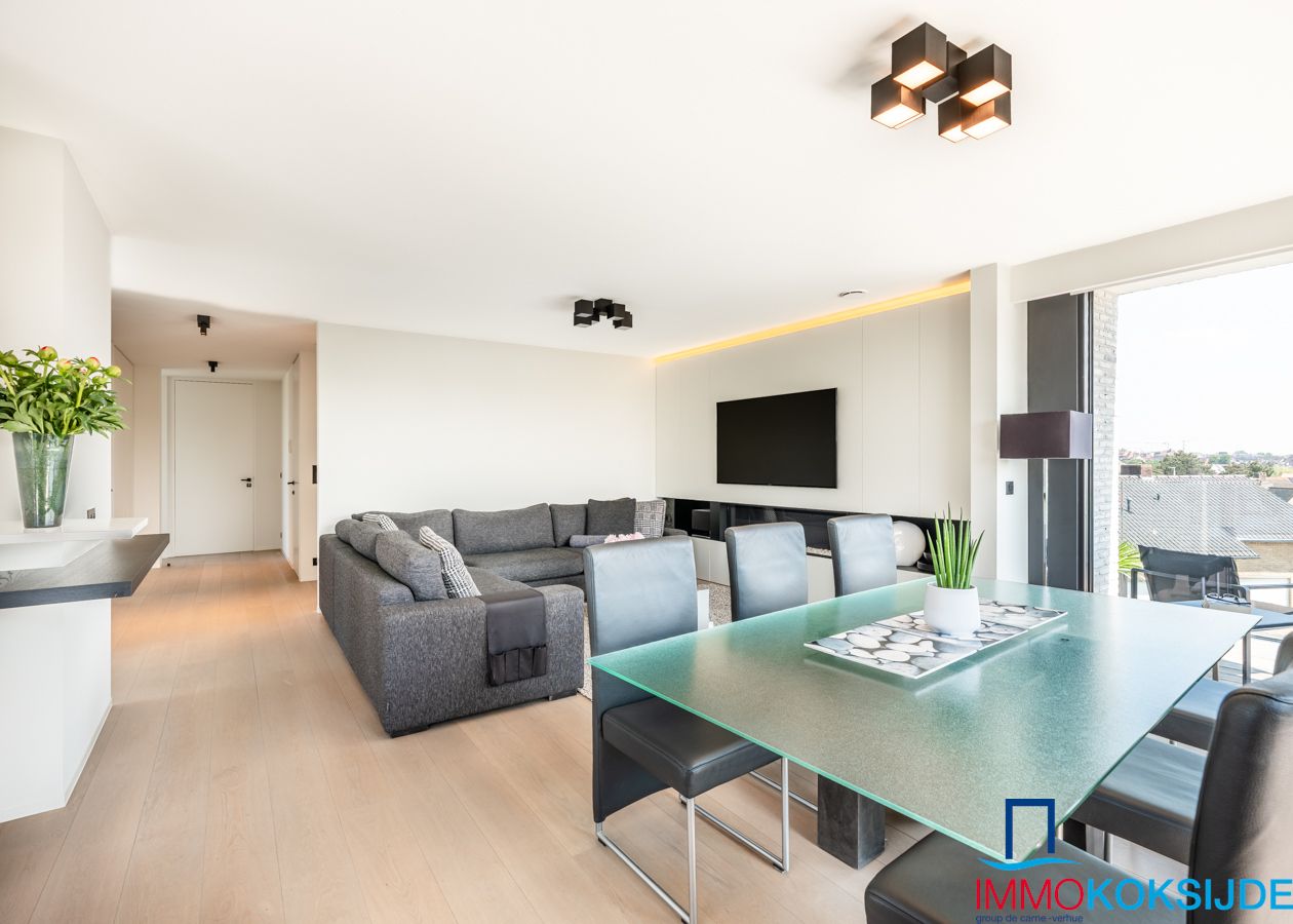 Exclusief penthouse met 2 slaapkamers en ruim terras in moderne residentie foto 6