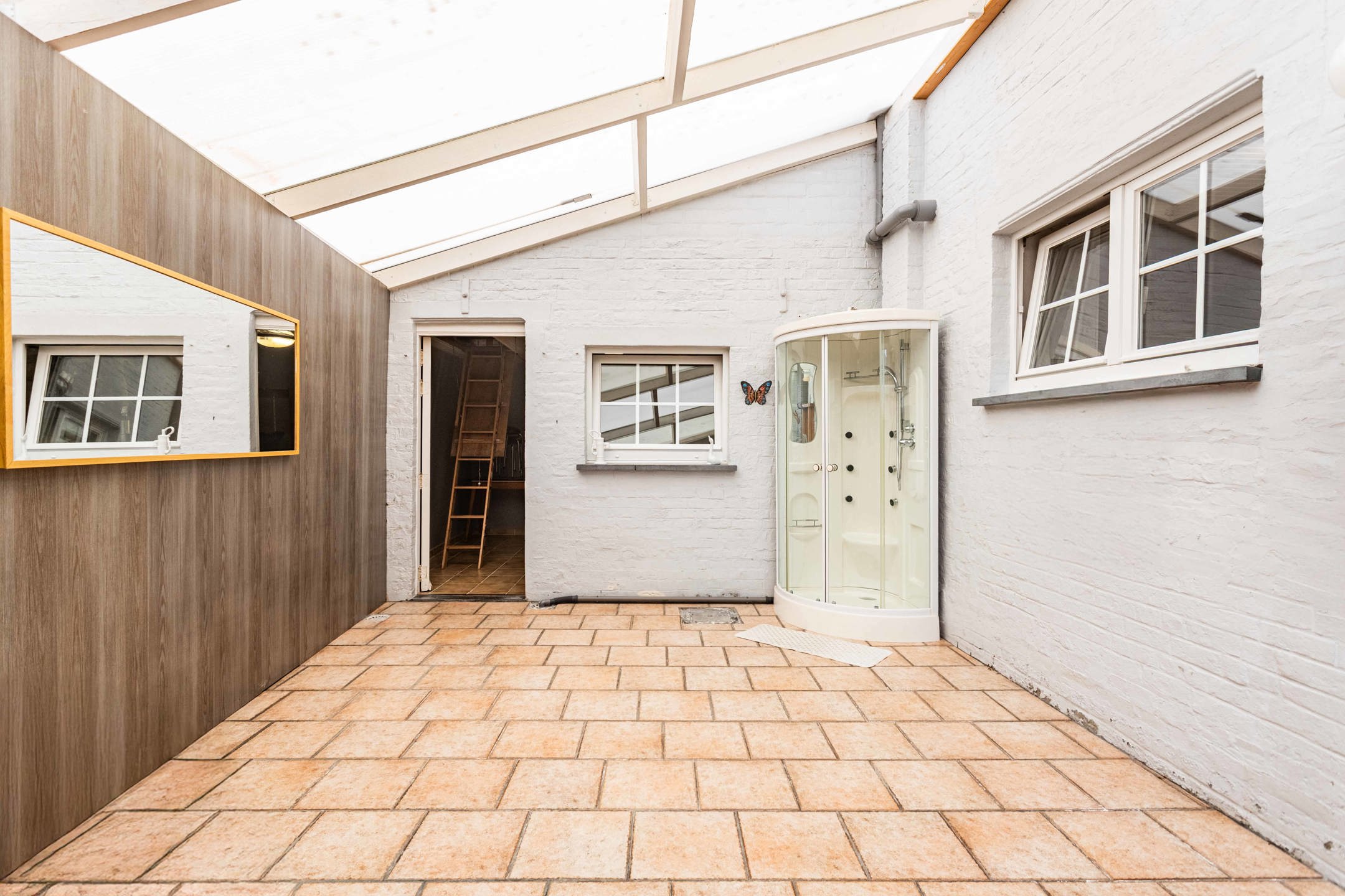 Charmante stadswoning met ruime garage foto 12